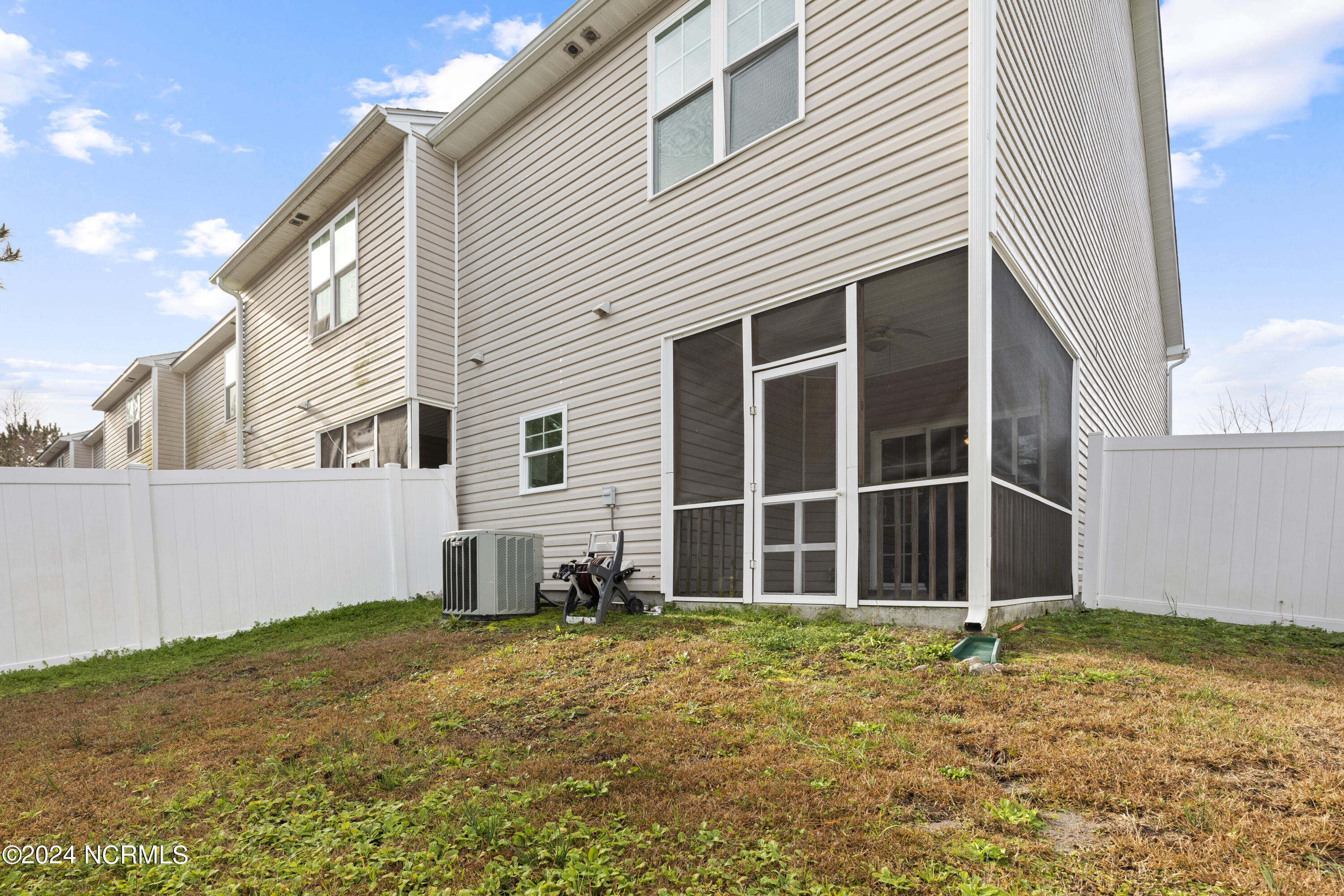301 Cedar Island Trail Property Photo 16