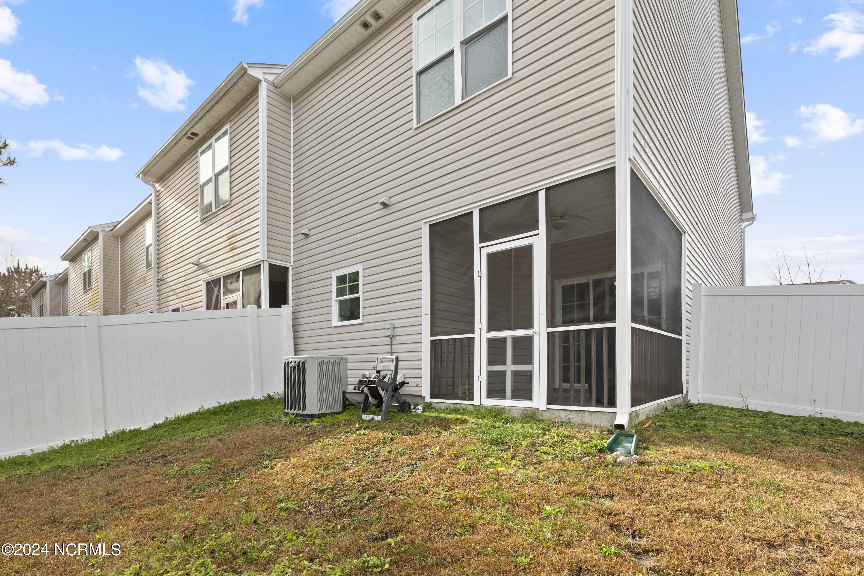 301 Cedar Island Trail Property Photo 17