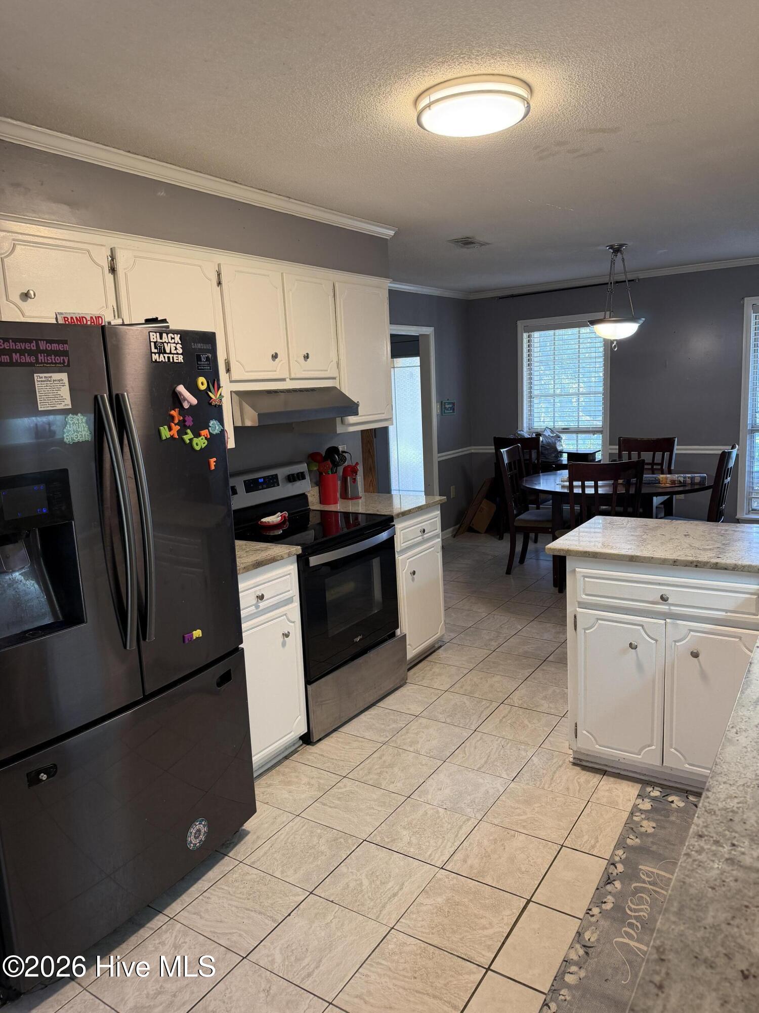 4250 Waylon Drive Property Photo 8