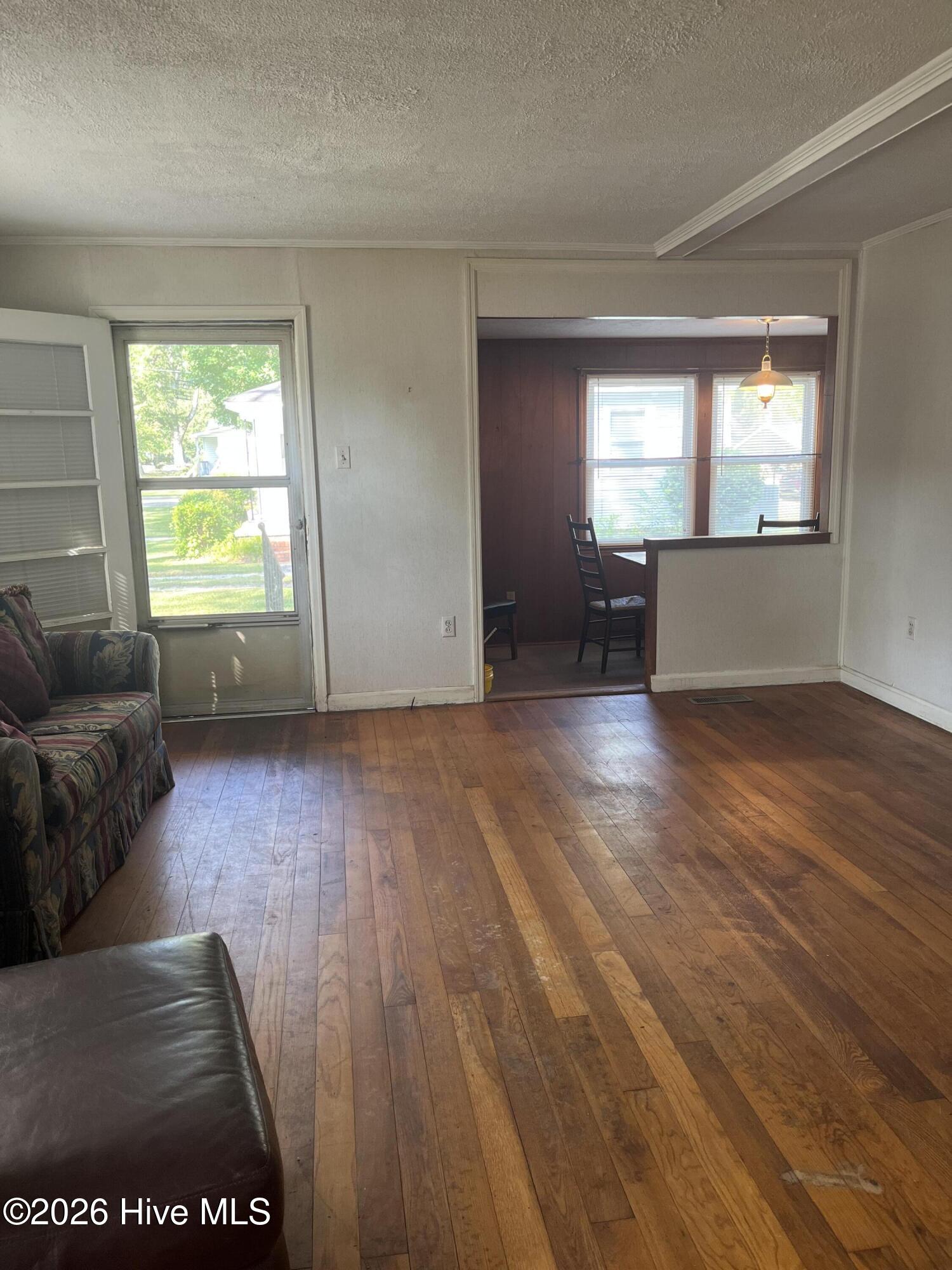 206 Midland Way Property Photo 2