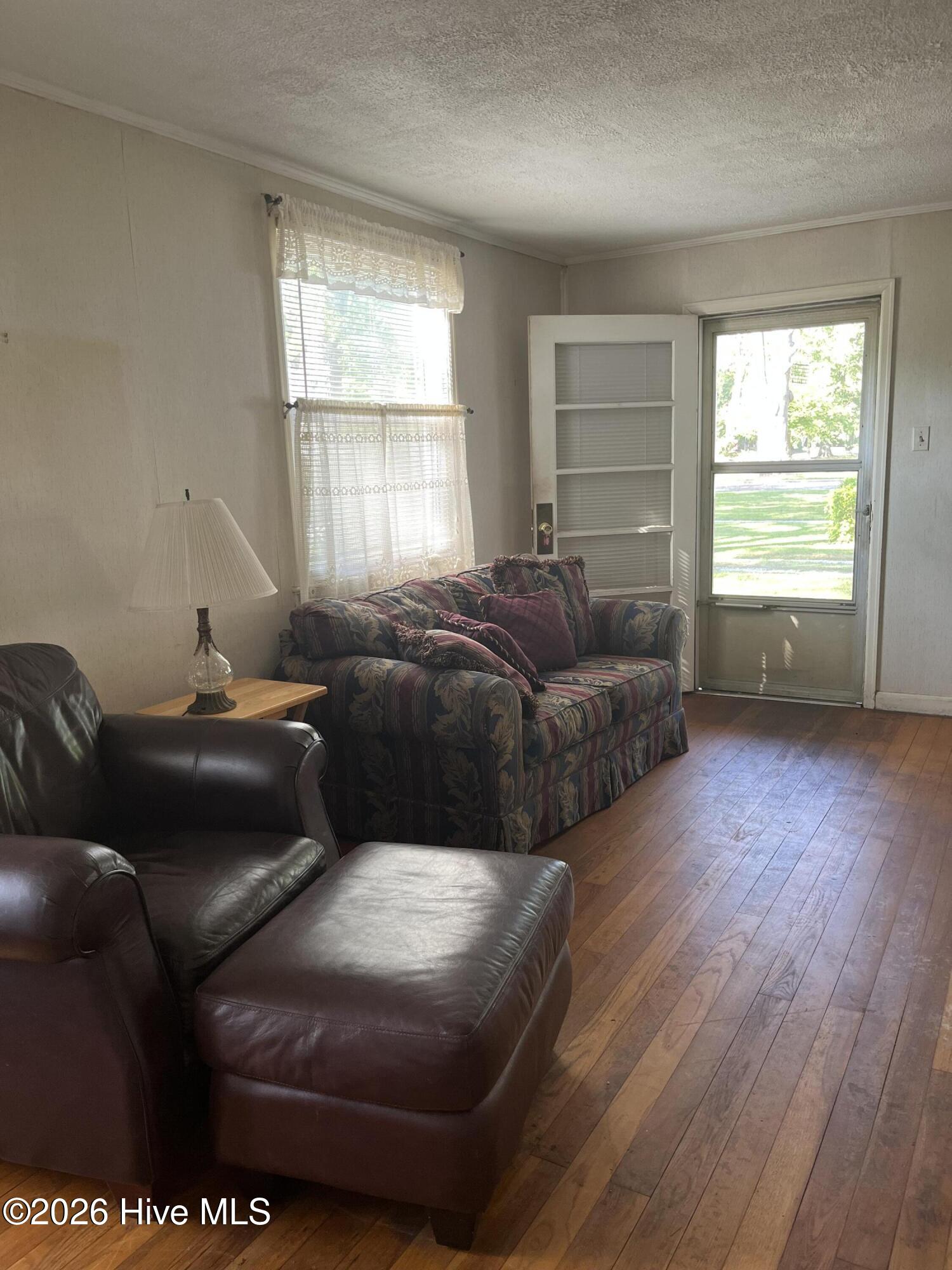 206 Midland Way Property Photo 3