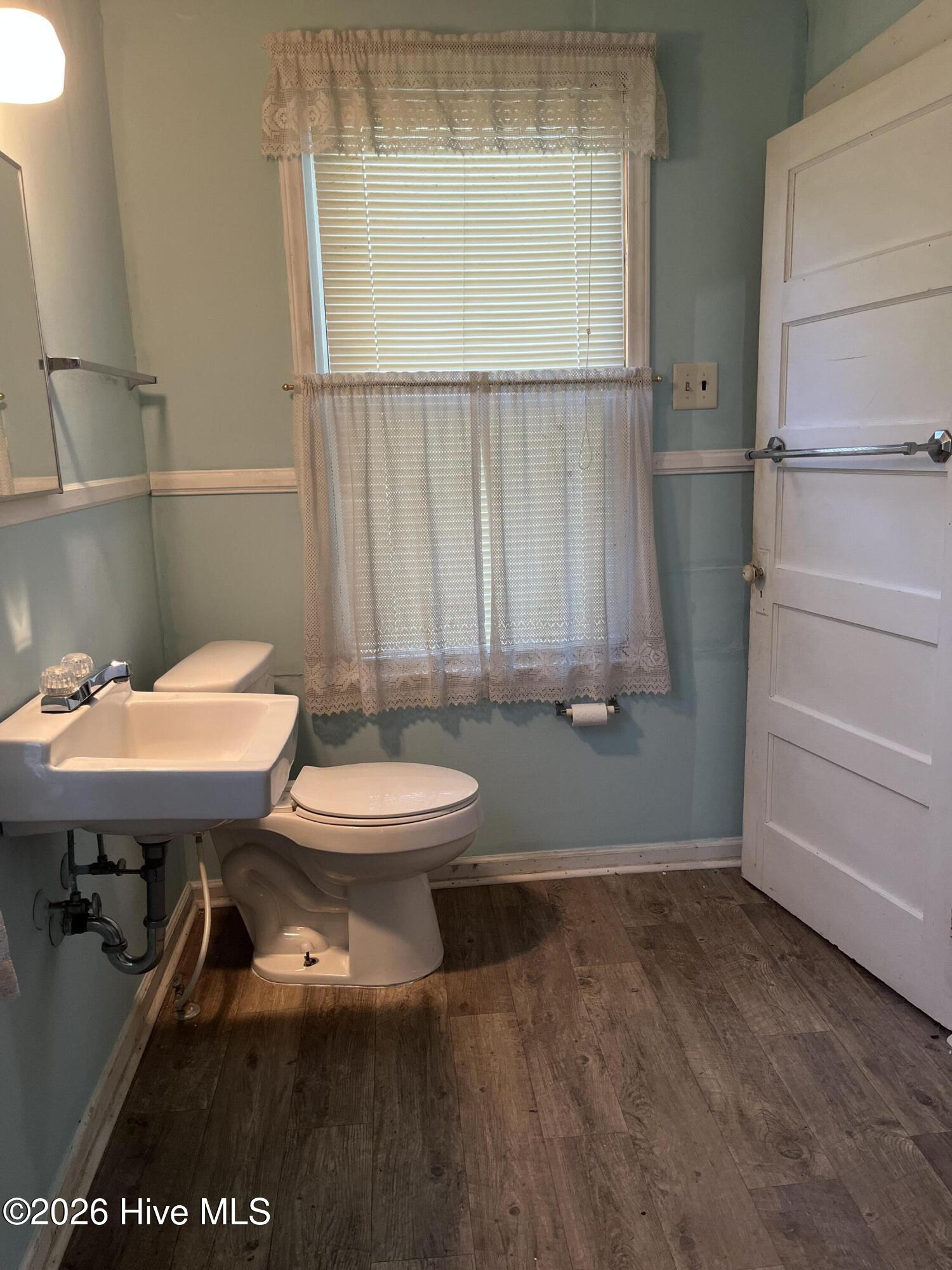 206 Midland Way Property Photo 9