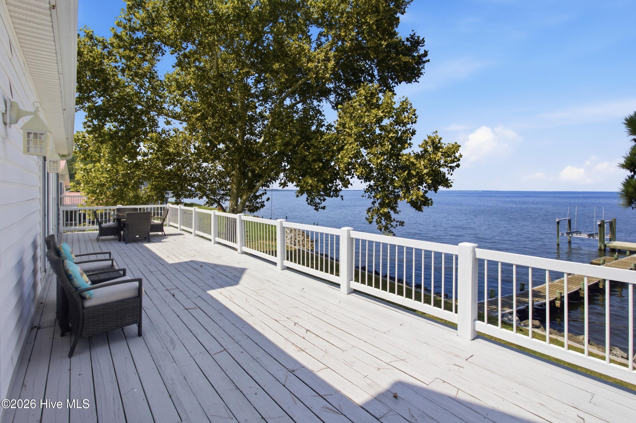 144 Great Neck Road Property Photo 11