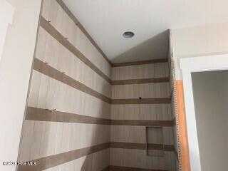 1042 Landing Loop Property Photo 4
