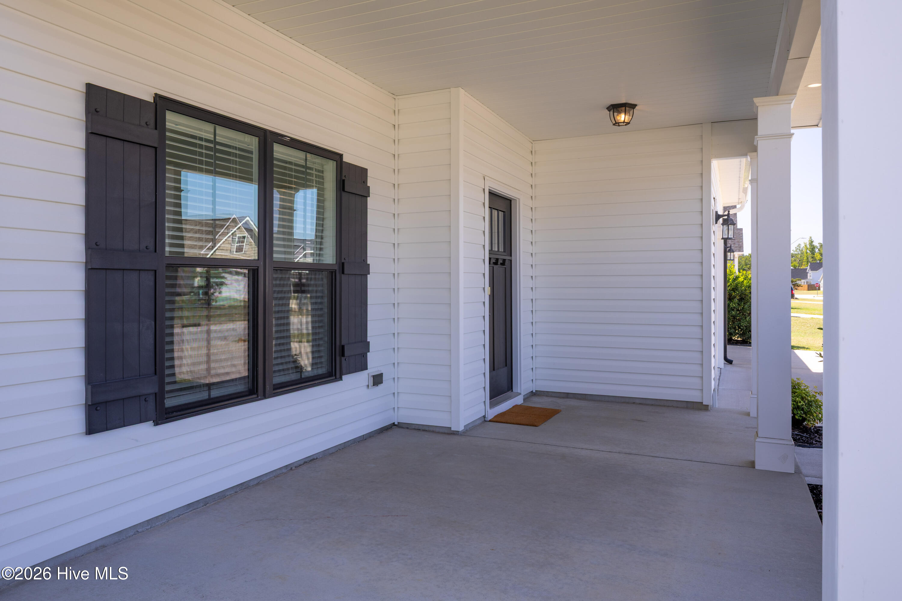 325 Whitestone Drive Property Photo 3