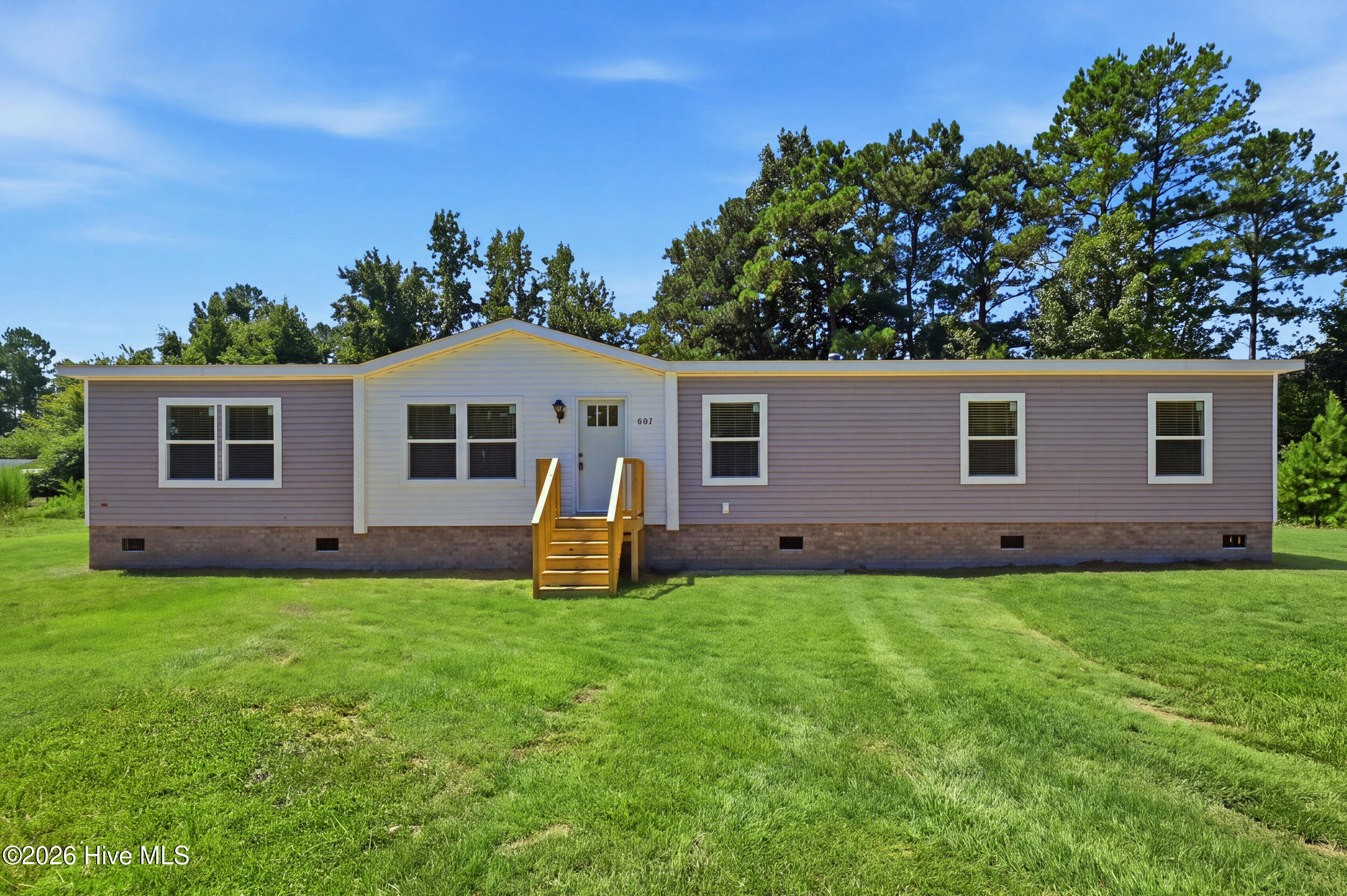 541 Sycamore Drive Property Photo 1