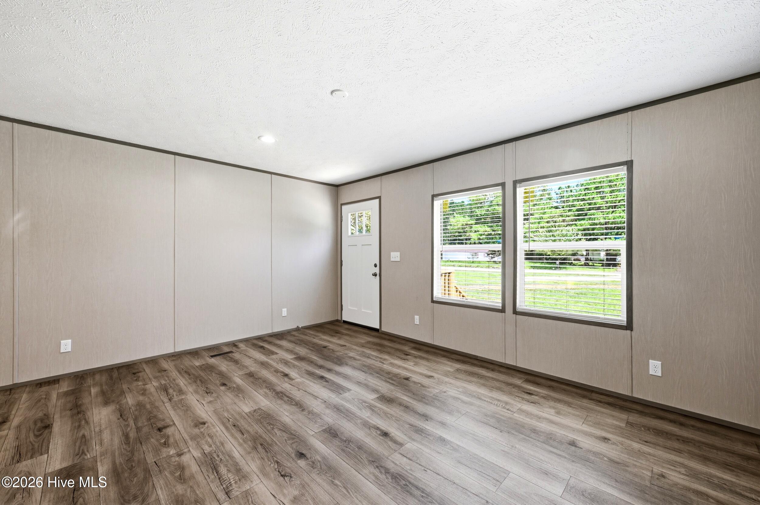 541 Sycamore Drive Property Photo 5