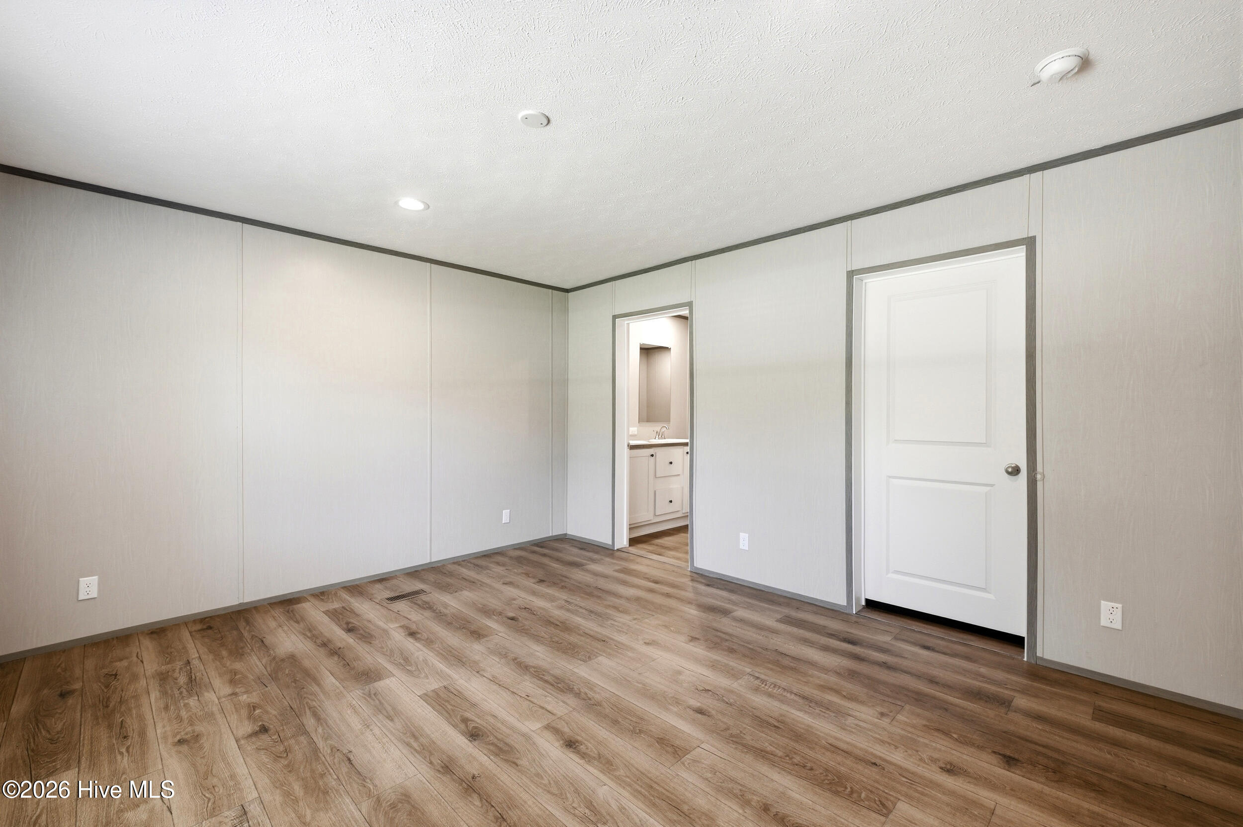 541 Sycamore Drive Property Photo 17