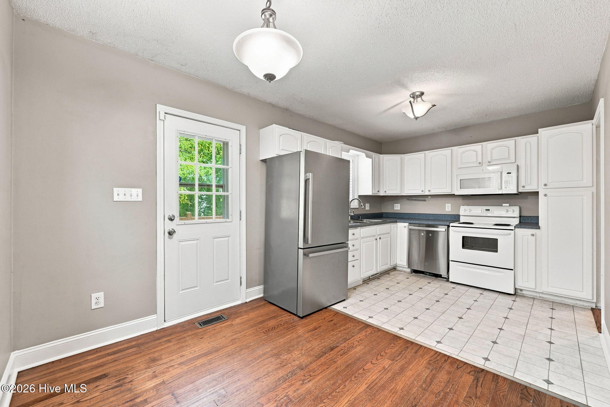 32 E Bayshore Boulevard Property Photo 8