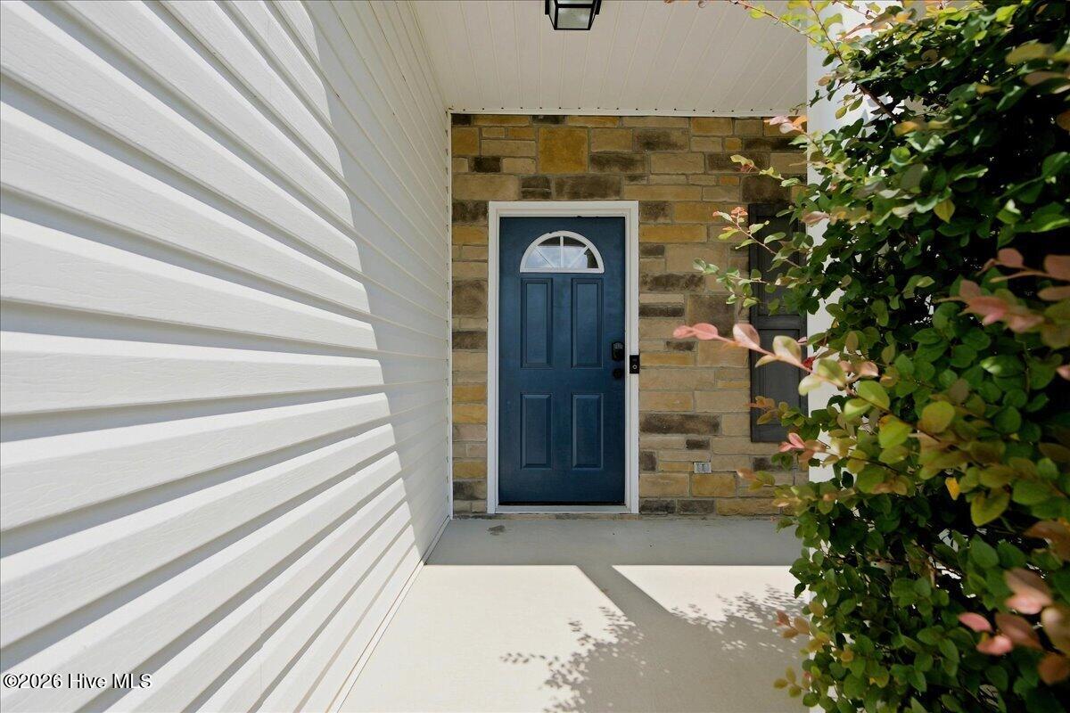 106 Lightwater Court Property Photo 3