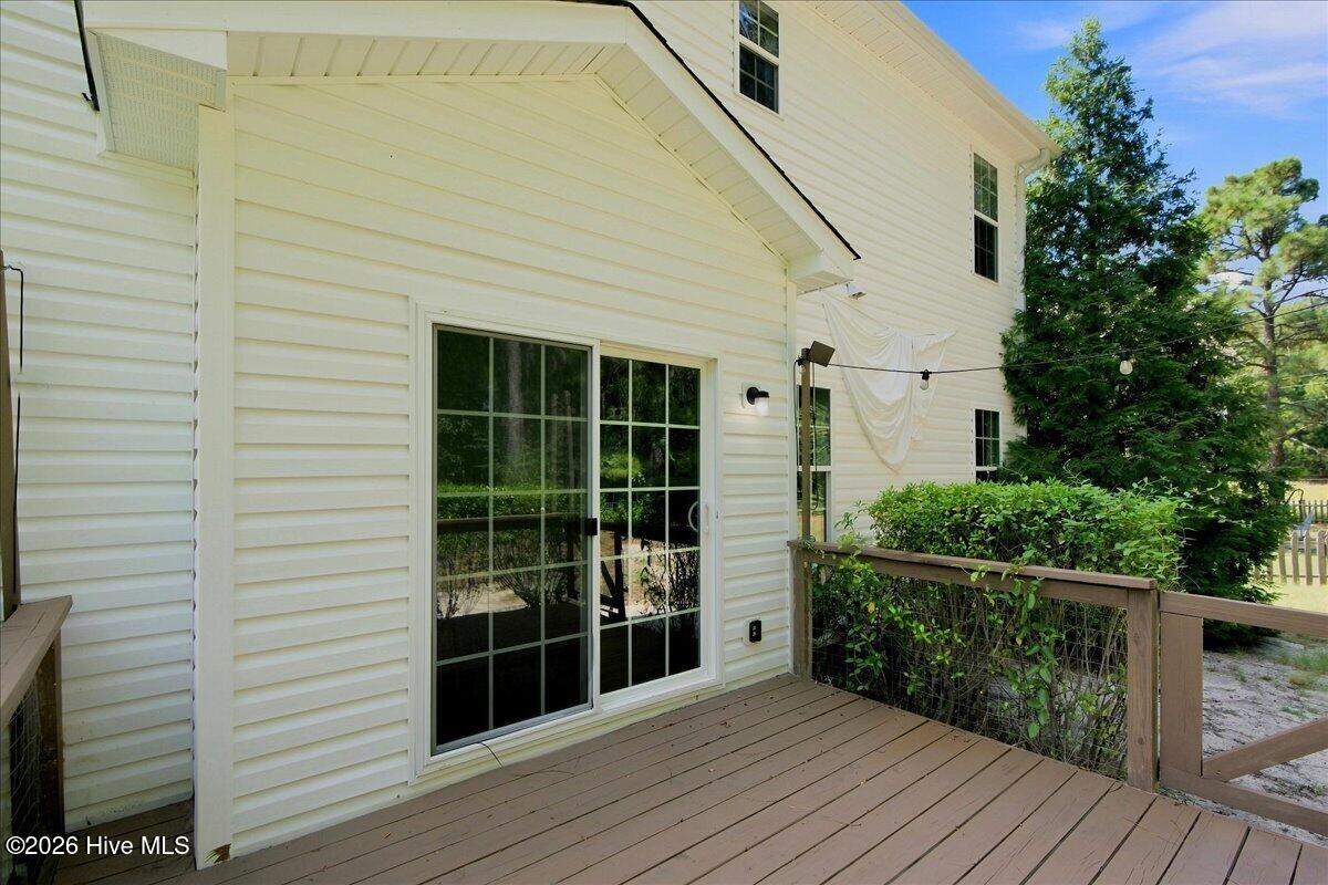 106 Lightwater Court Property Photo 5