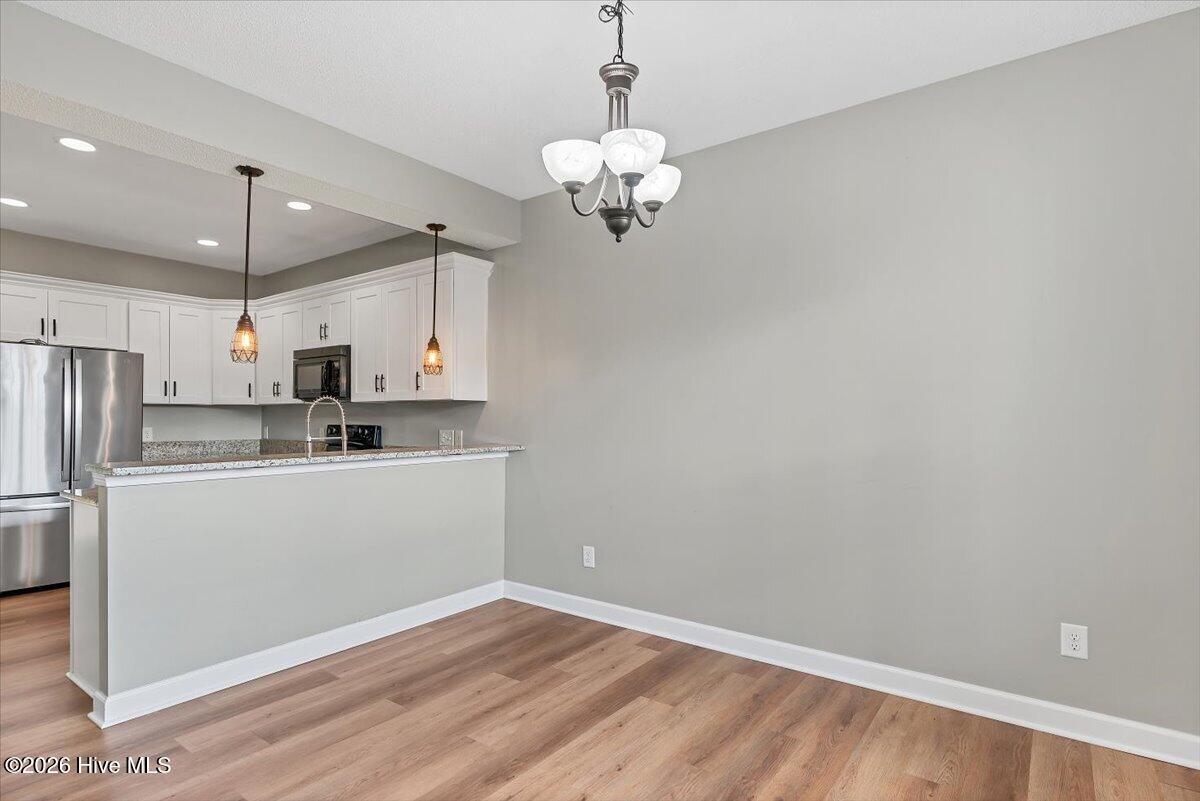 106 Lightwater Court Property Photo 7