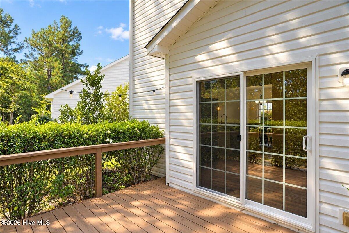 106 Lightwater Court Property Photo 8