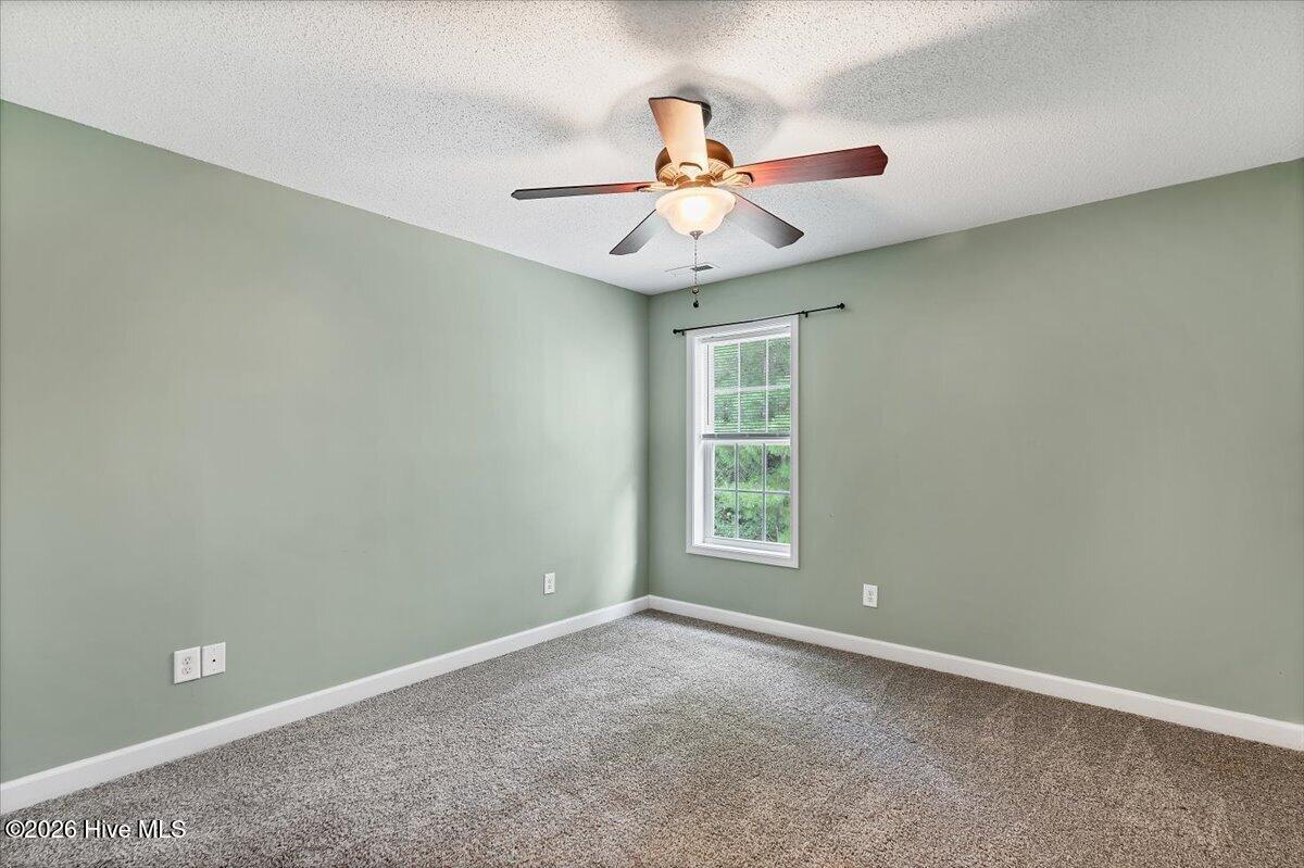 106 Lightwater Court Property Photo 32