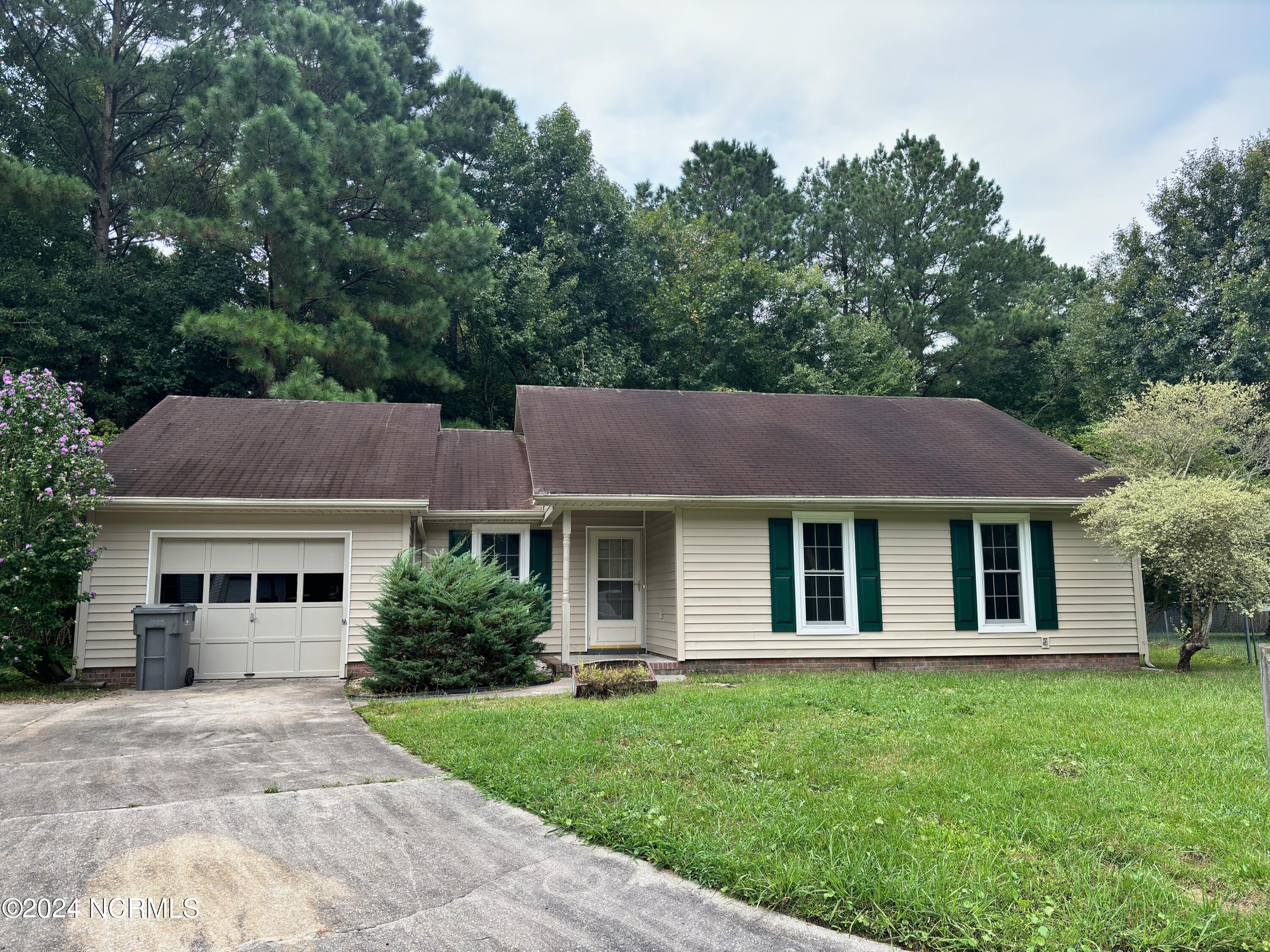 255 Bayberry Court Property Photo 1