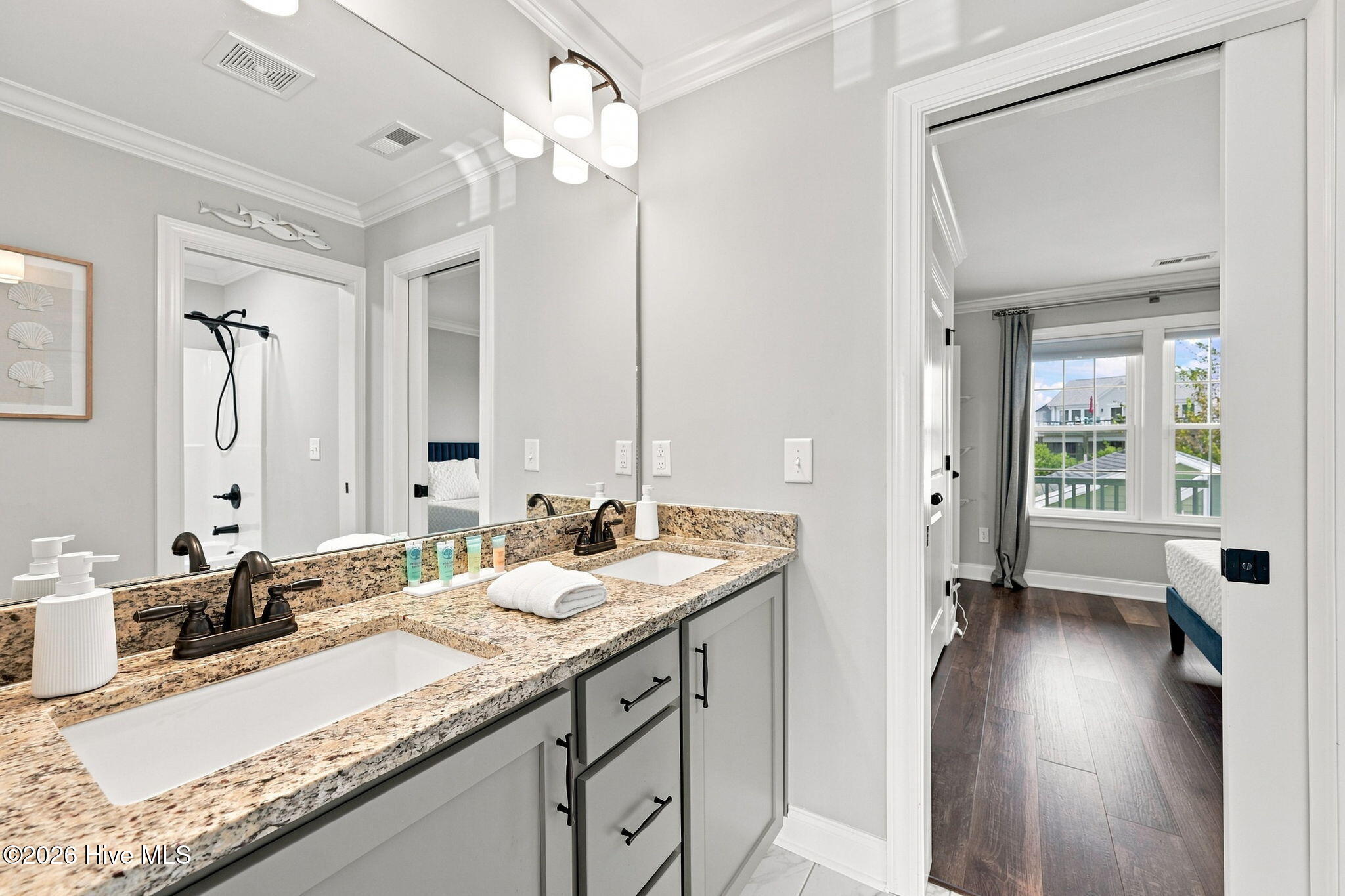 33 Sandy Lane Property Photo 11