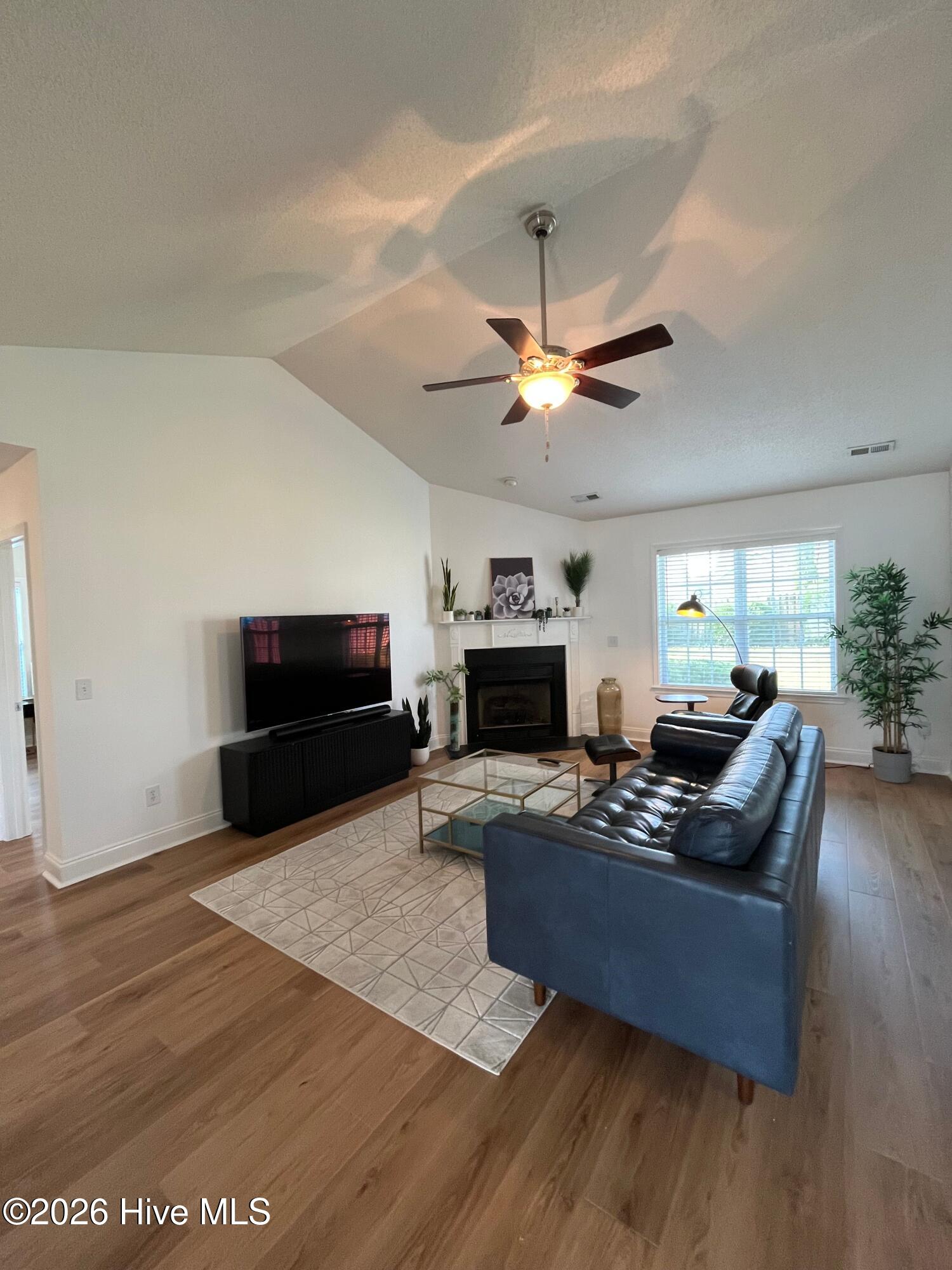 642 Hillside Drive Property Photo 4