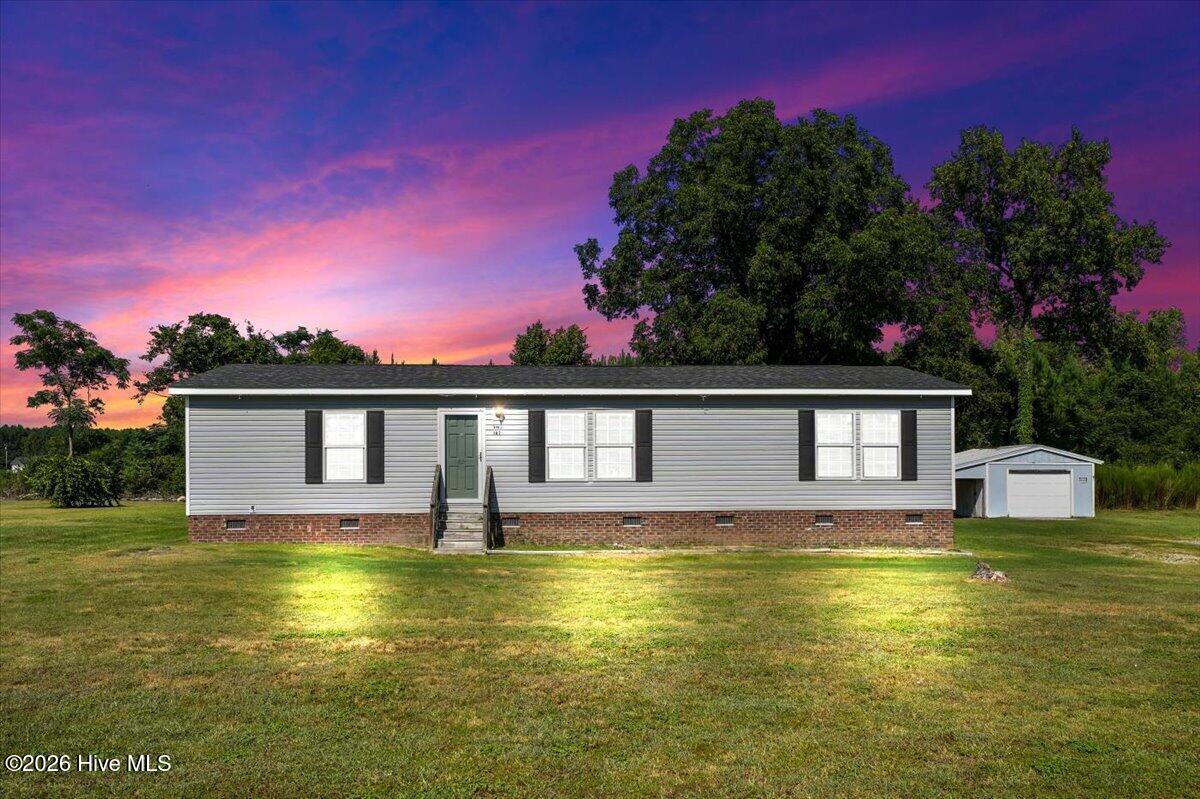 107 E Old Fort Road Property Photo 1