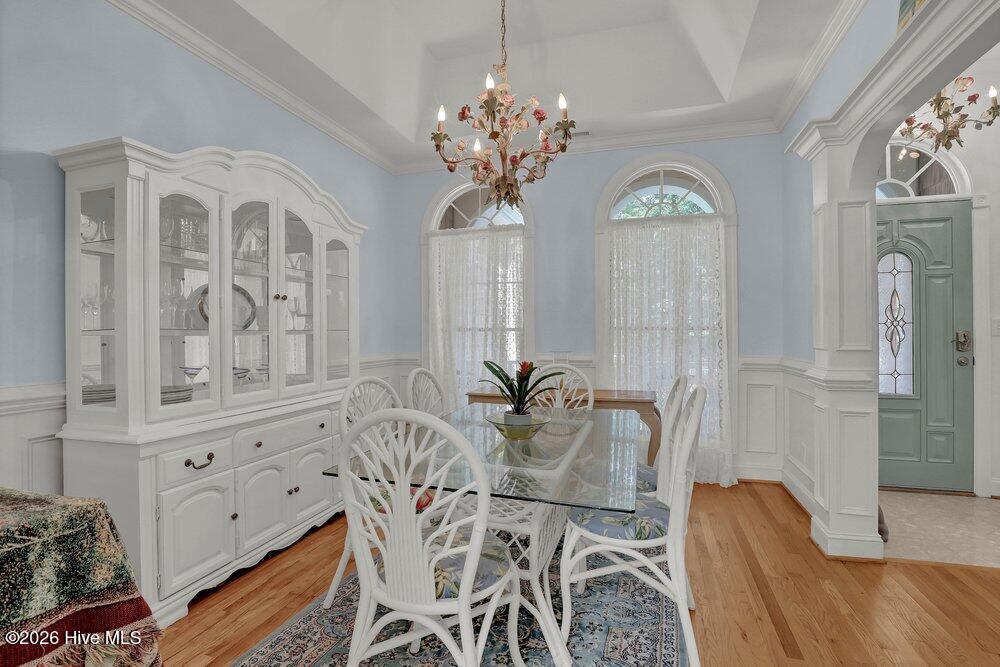 615 Ravenswood Road Property Photo 4