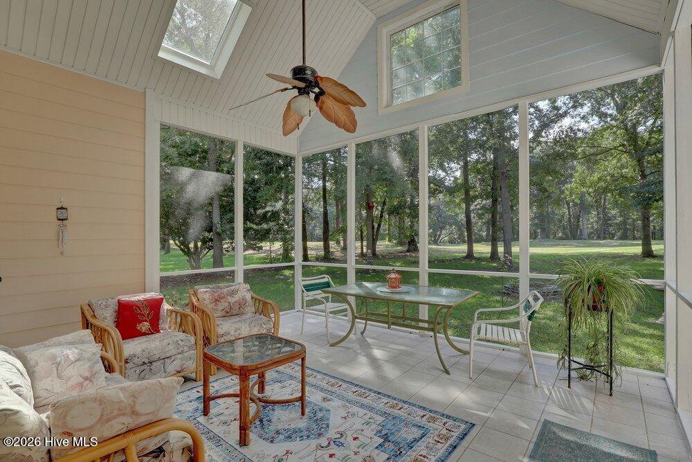 615 Ravenswood Road Property Photo 11