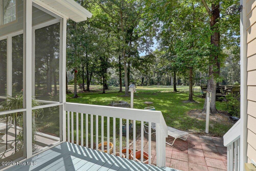 615 Ravenswood Road Property Photo 12