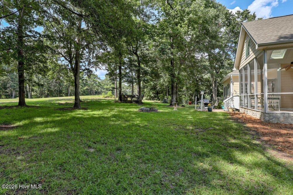 615 Ravenswood Road Property Photo 13