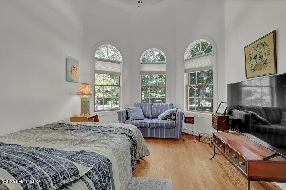 615 Ravenswood Road Property Photo 23