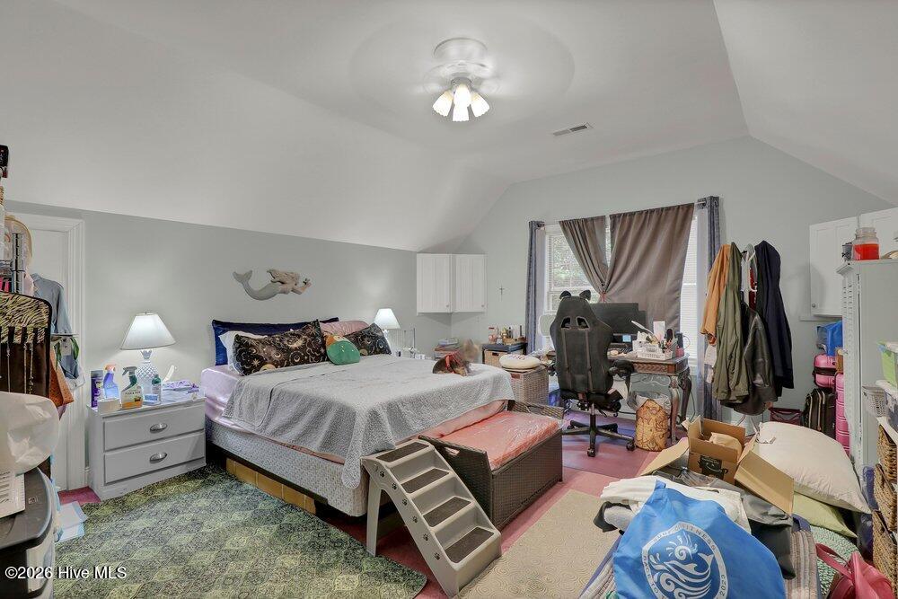 615 Ravenswood Road Property Photo 26
