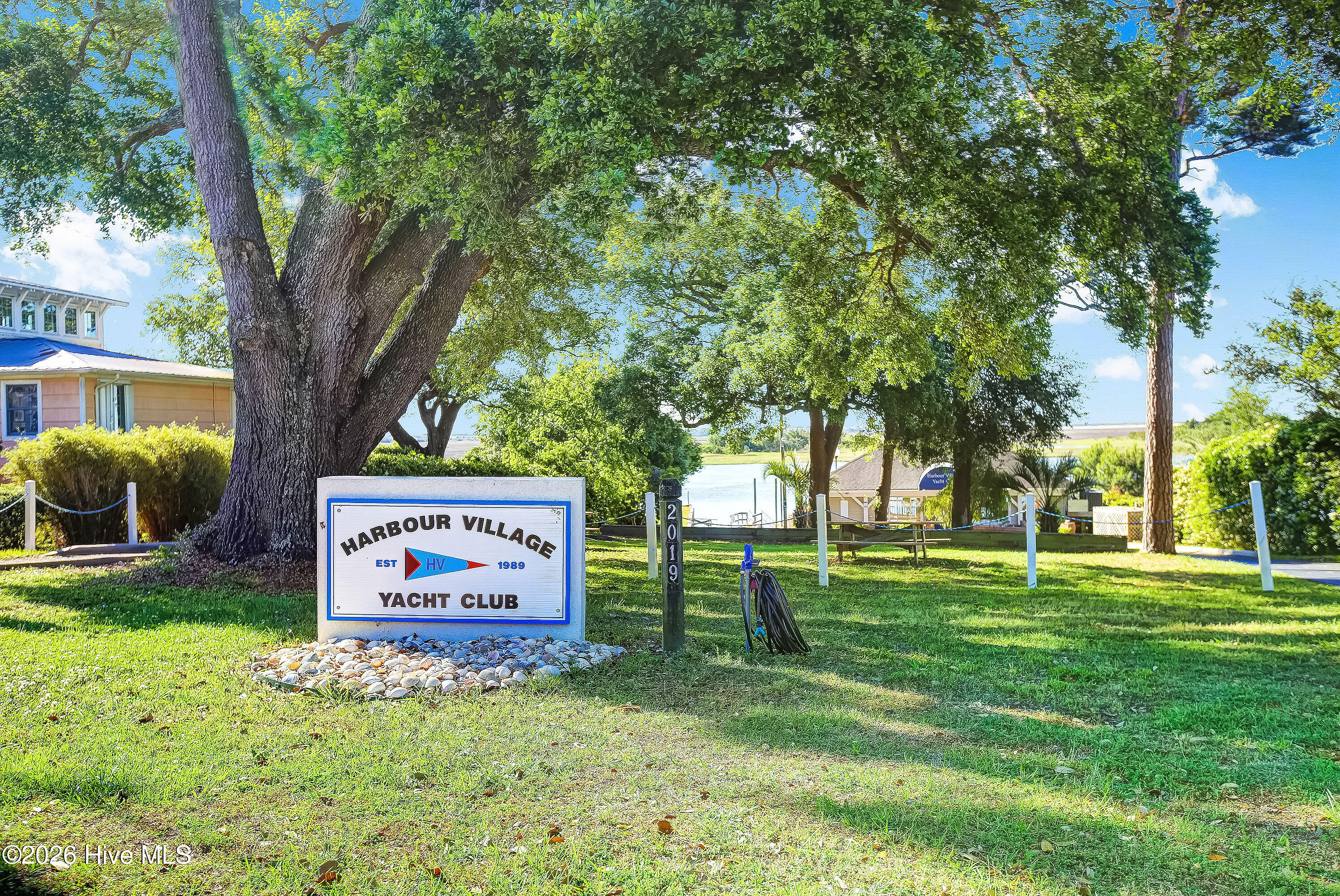 615 Ravenswood Road Property Photo 40