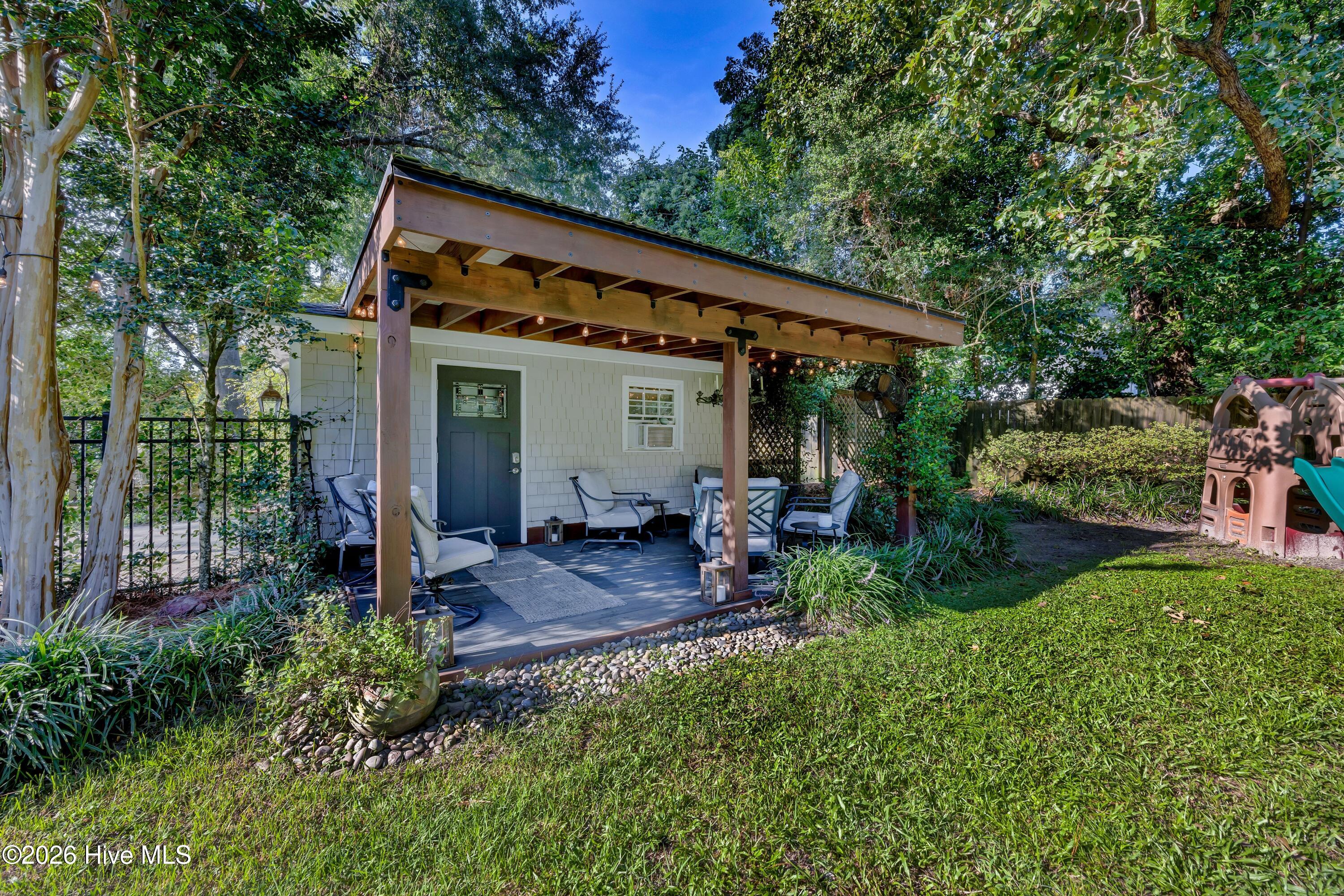 318 Colonial Drive Property Photo 42