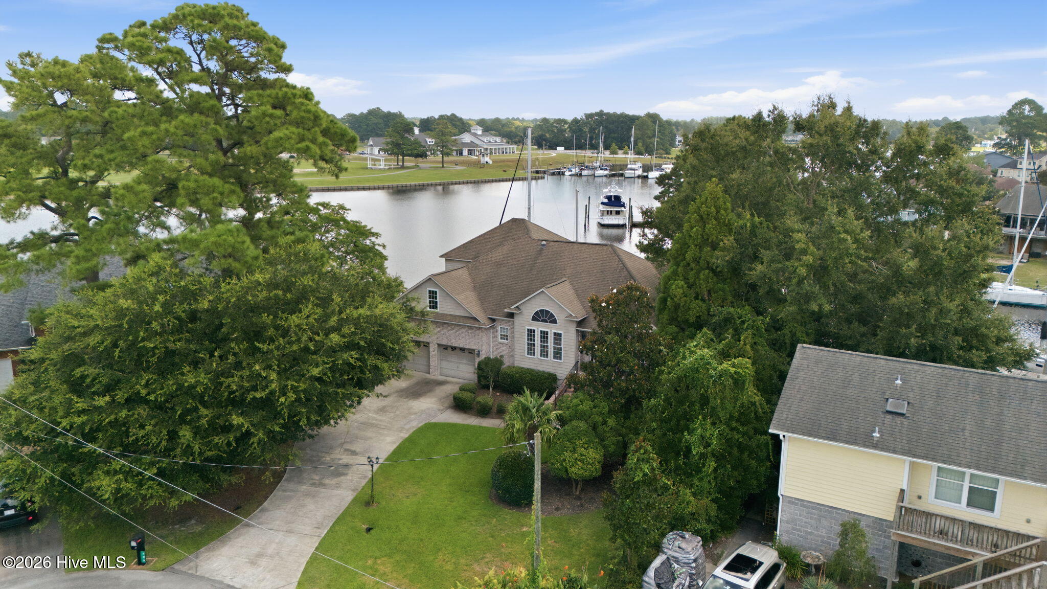 906 Jewell Court Property Photo 2