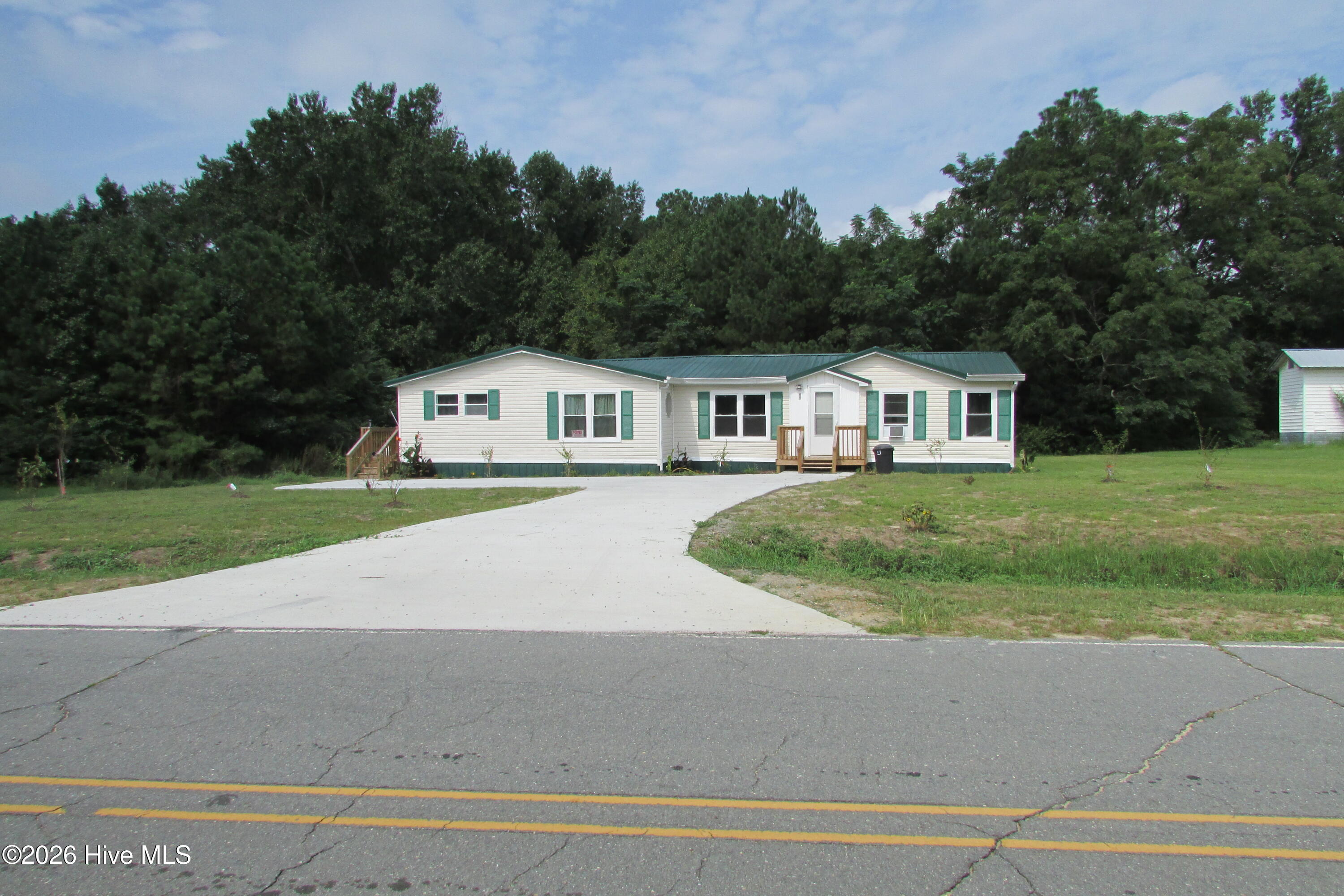 913 Isaac Road Property Photo 1
