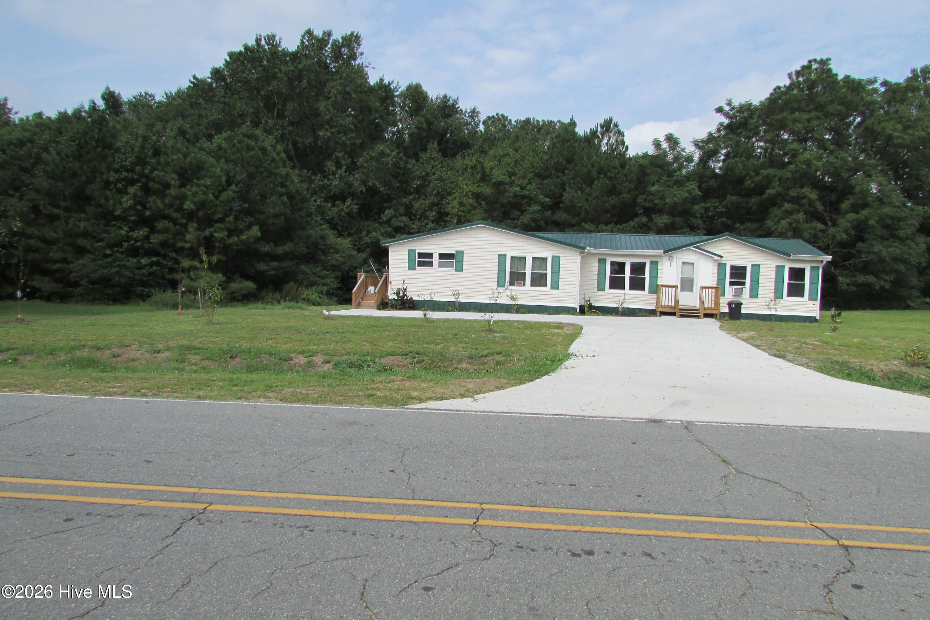 913 Isaac Road Property Photo 2