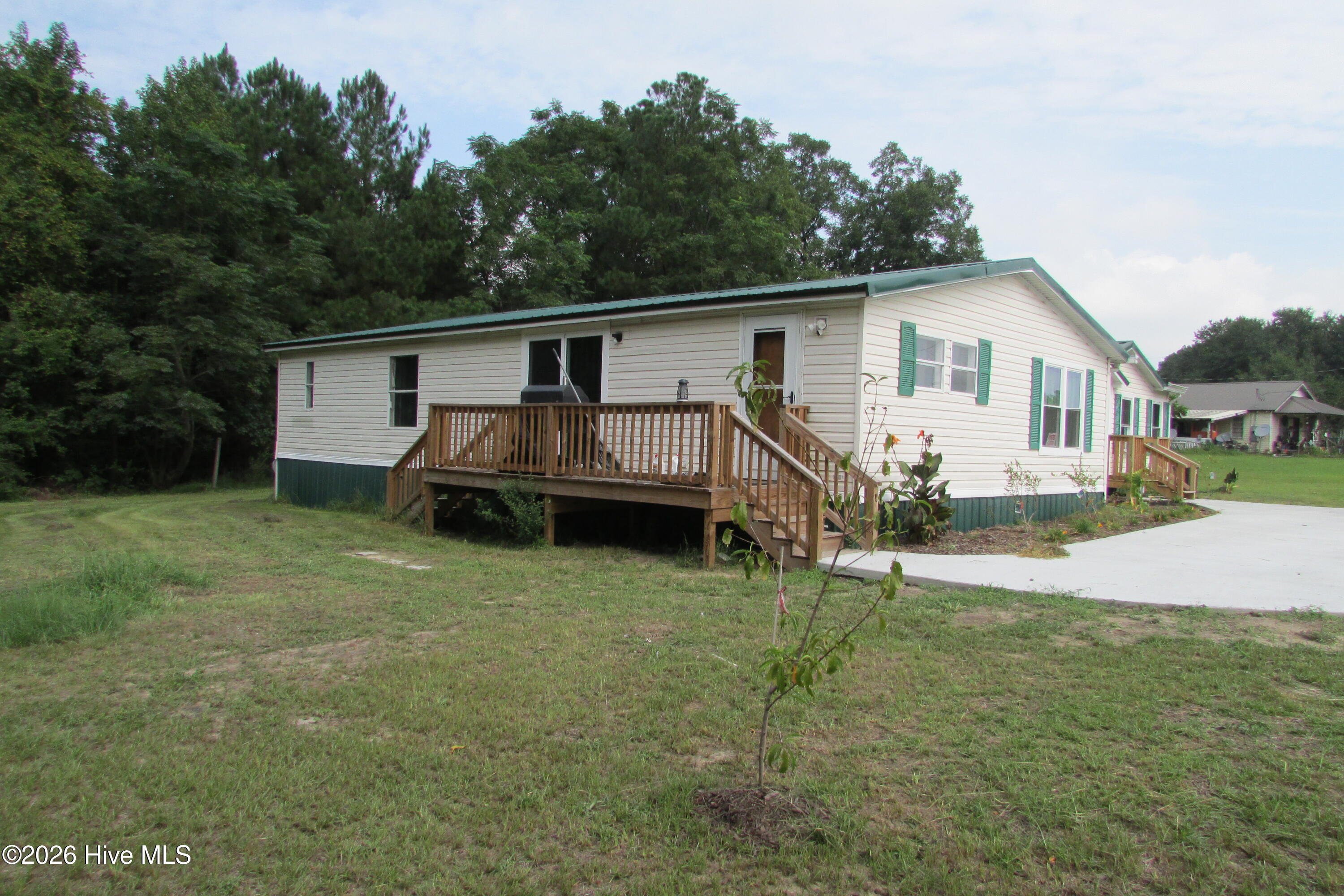 913 Isaac Road Property Photo 3
