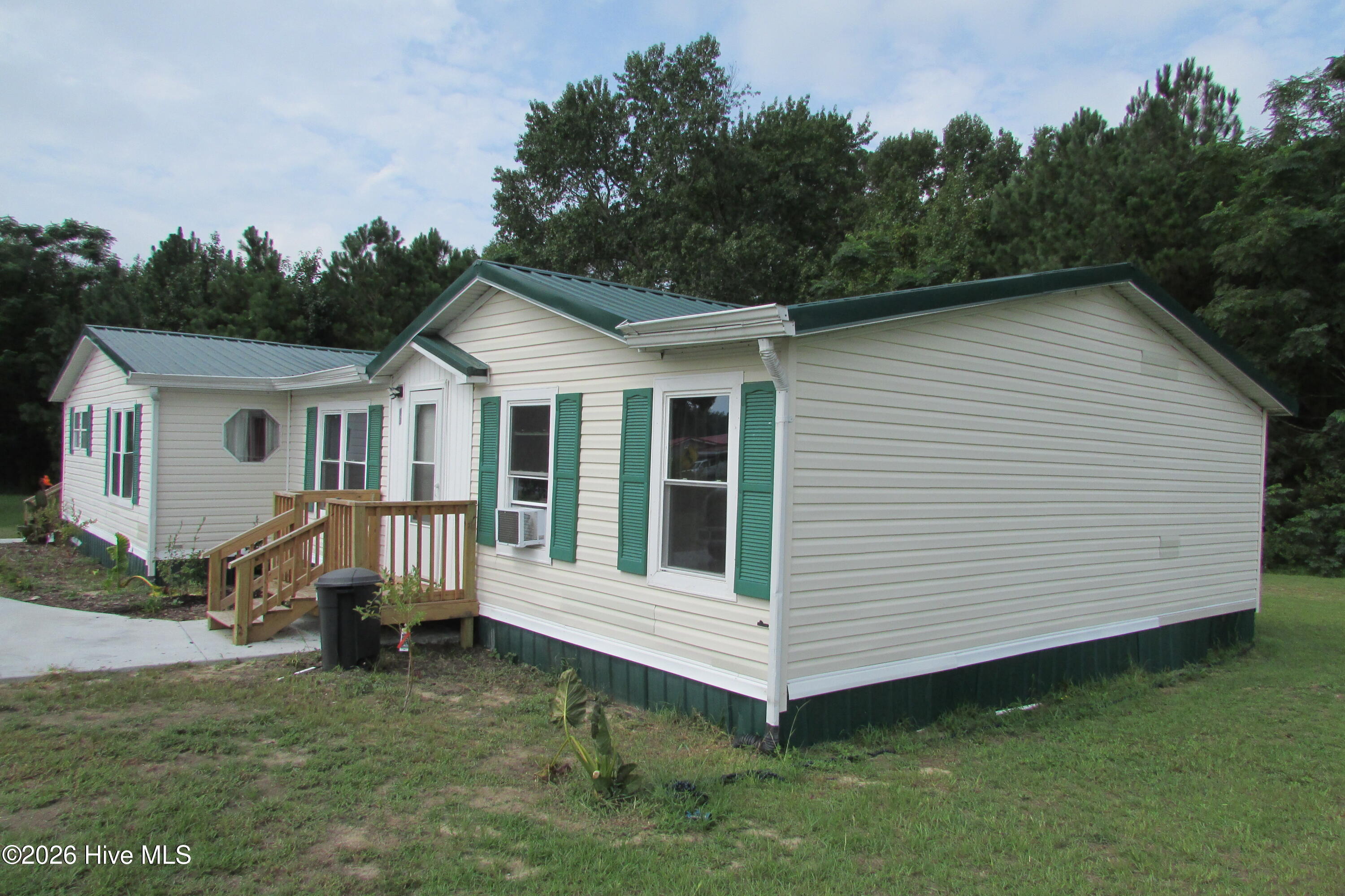 913 Isaac Road Property Photo 4