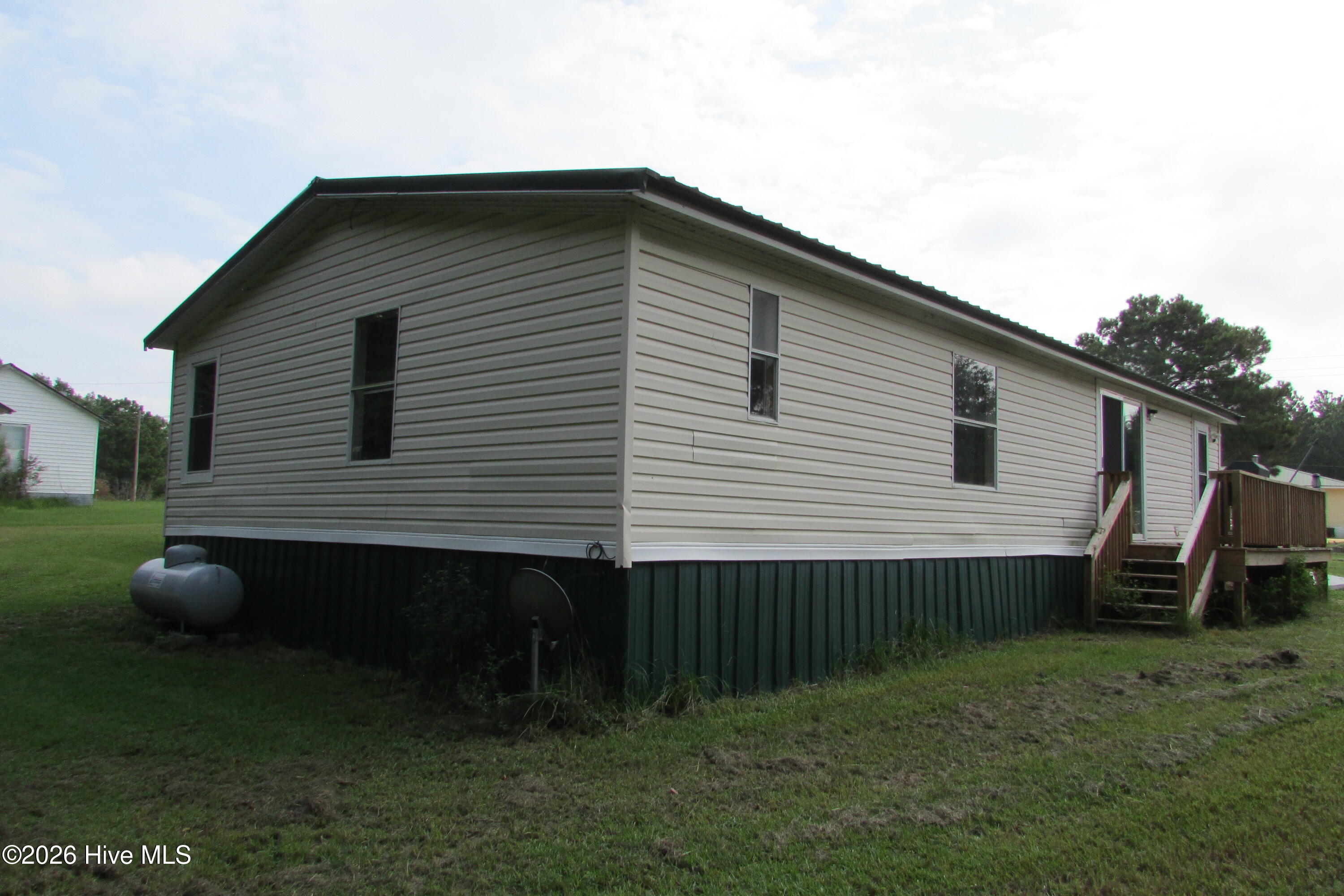 913 Isaac Road Property Photo 6
