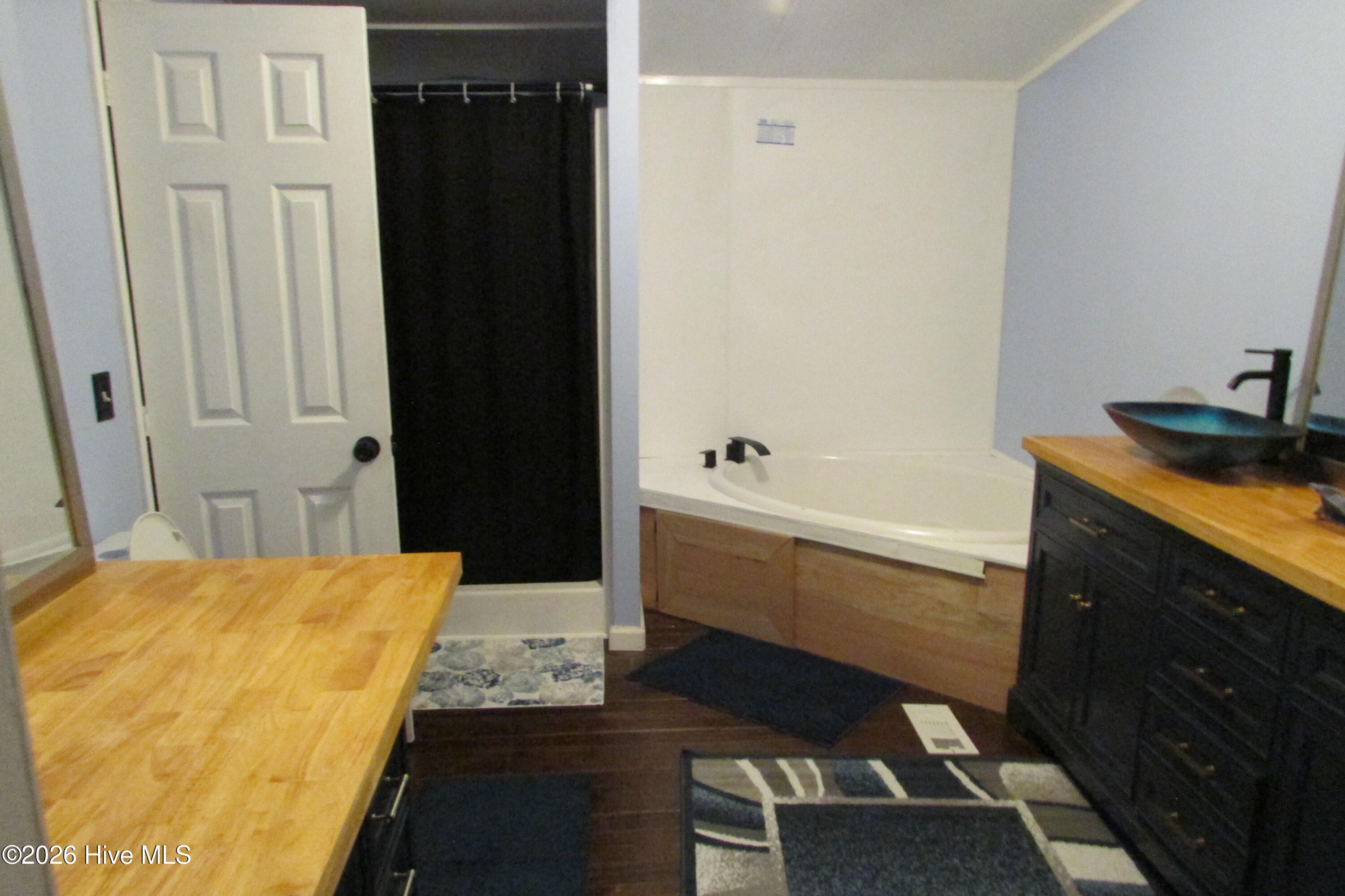913 Isaac Road Property Photo 26