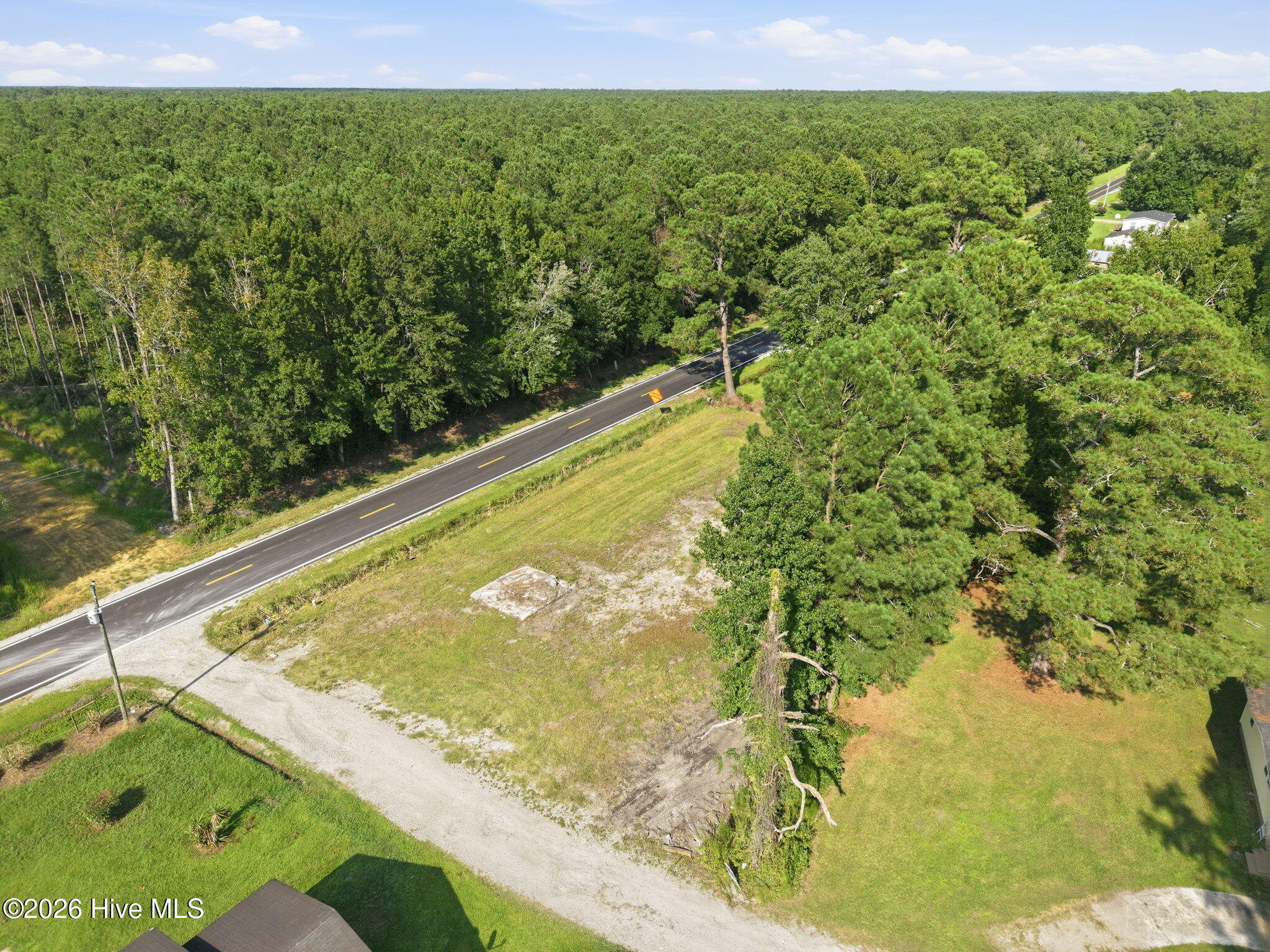 1140 New Road Property Photo 4