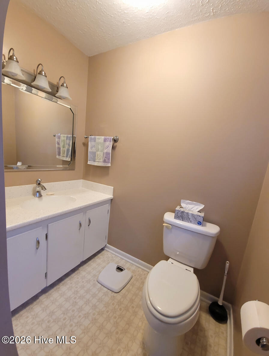 212 Westwood Drive Property Photo 6