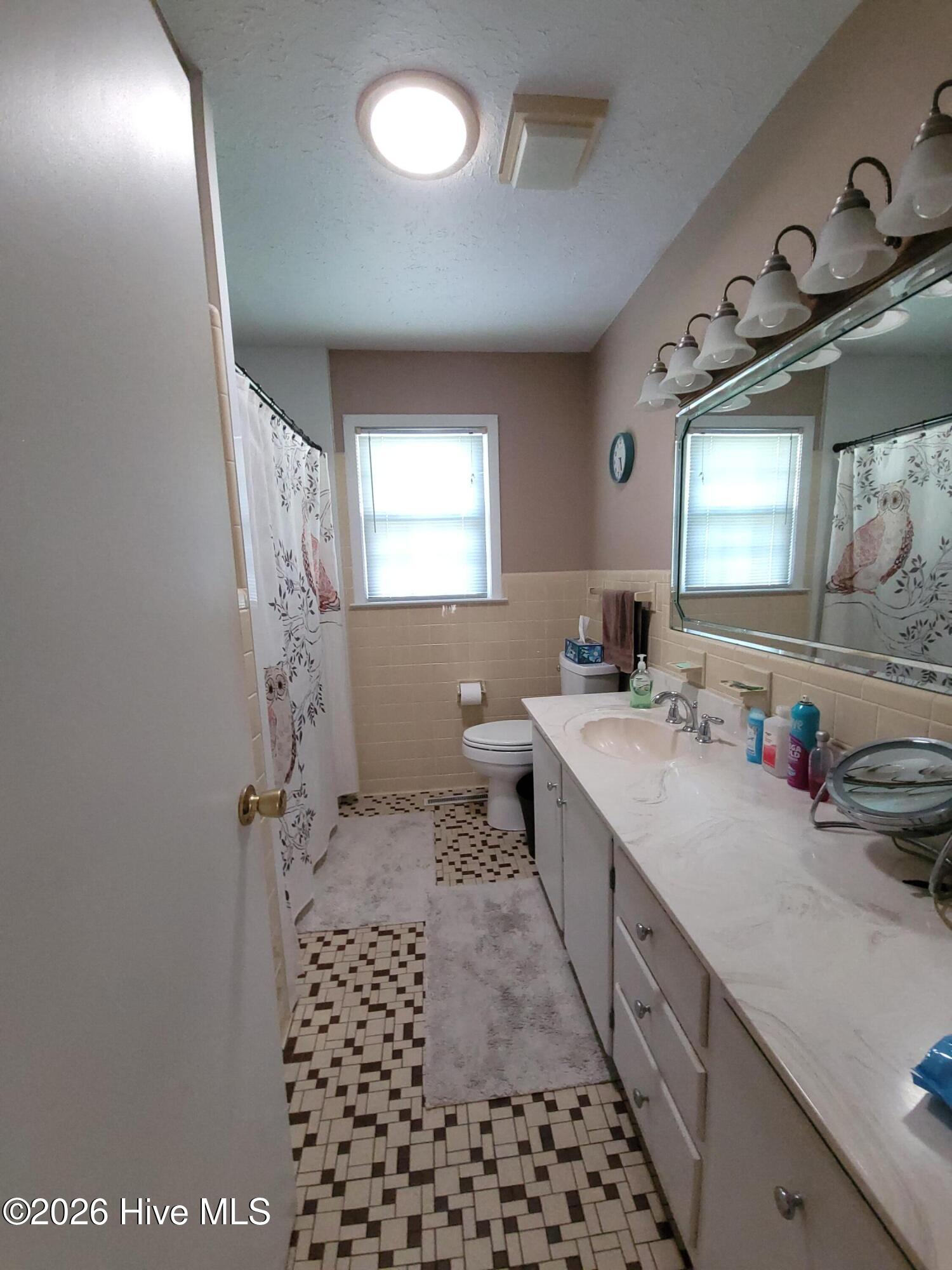212 Westwood Drive Property Photo 9