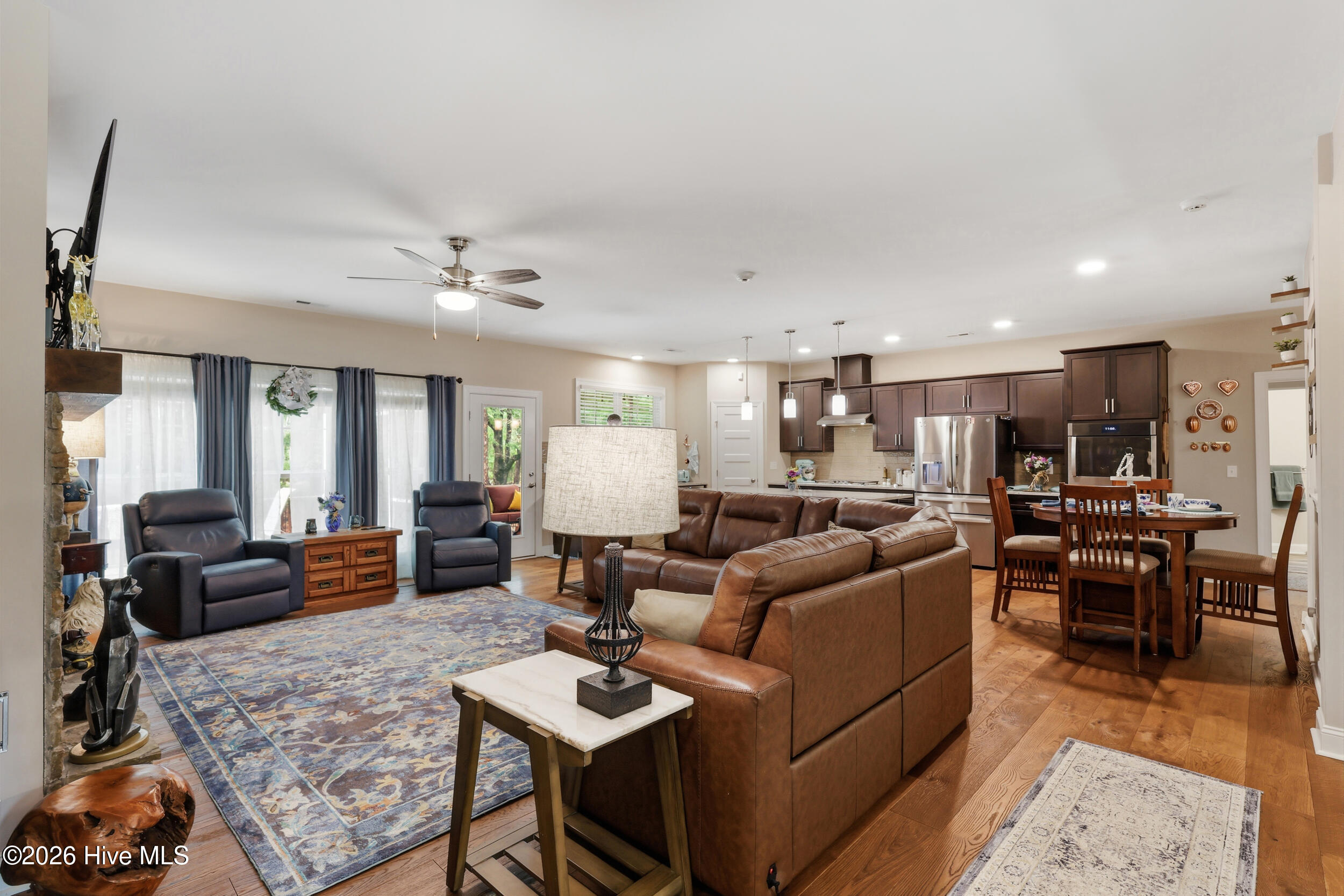 1812 Harbour Edge Lane Sw Property Photo 7