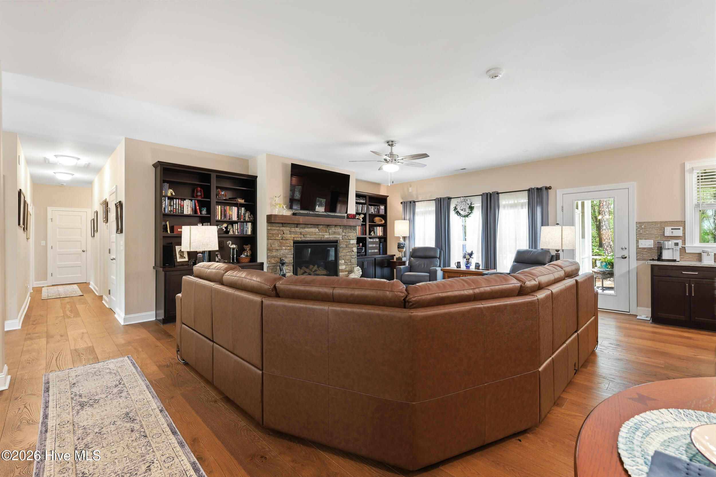 1812 Harbour Edge Lane Sw Property Photo 8