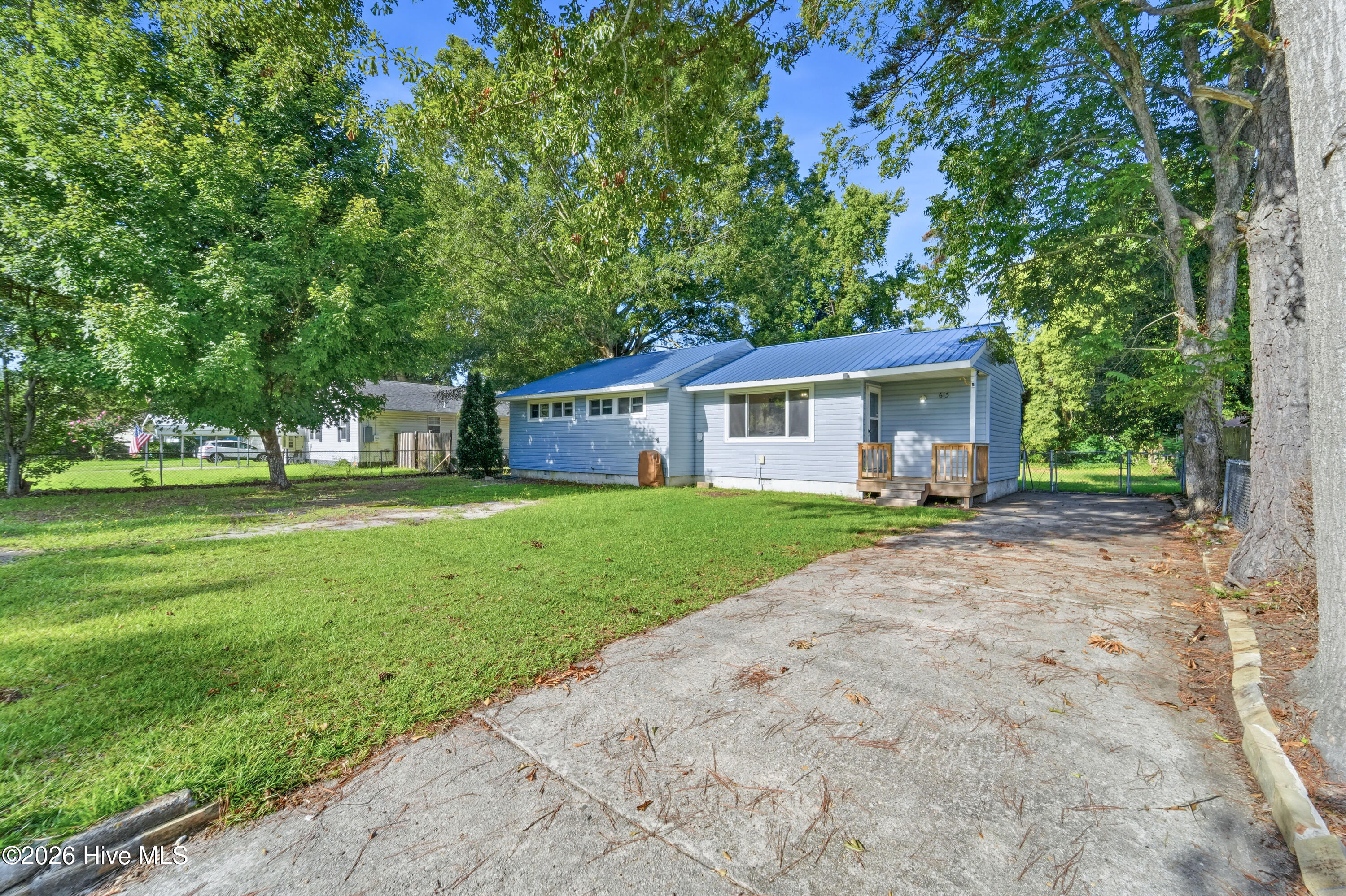 613 Elm Street Property Photo 1