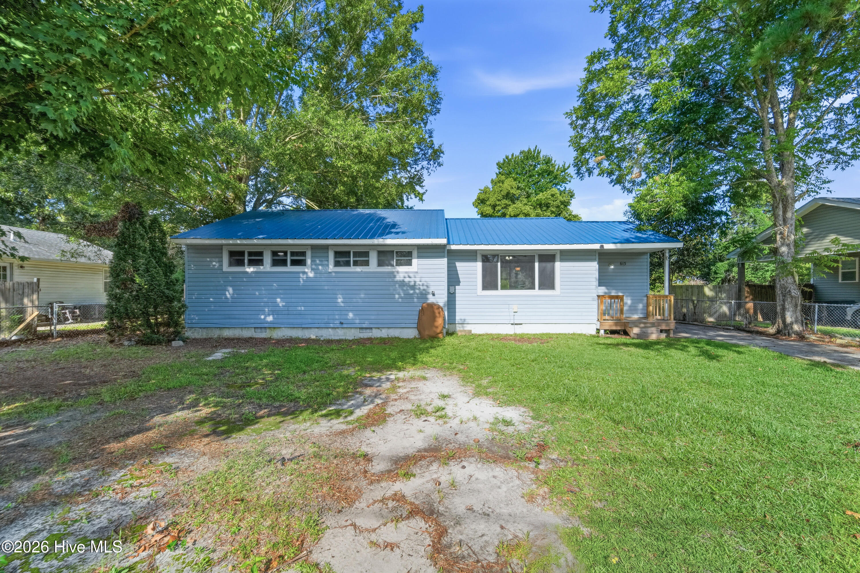 613 Elm Street Property Photo 1