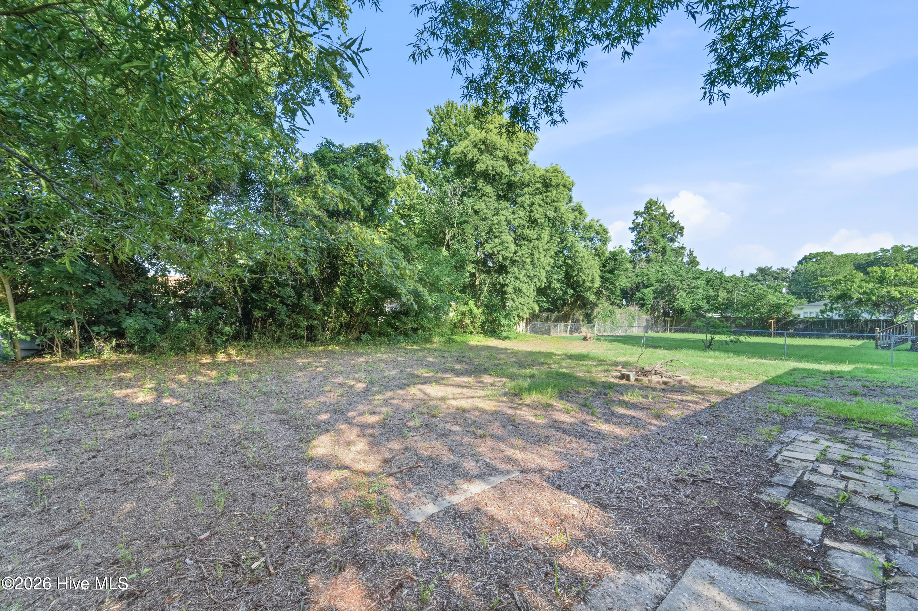613 Elm Street Property Photo 4