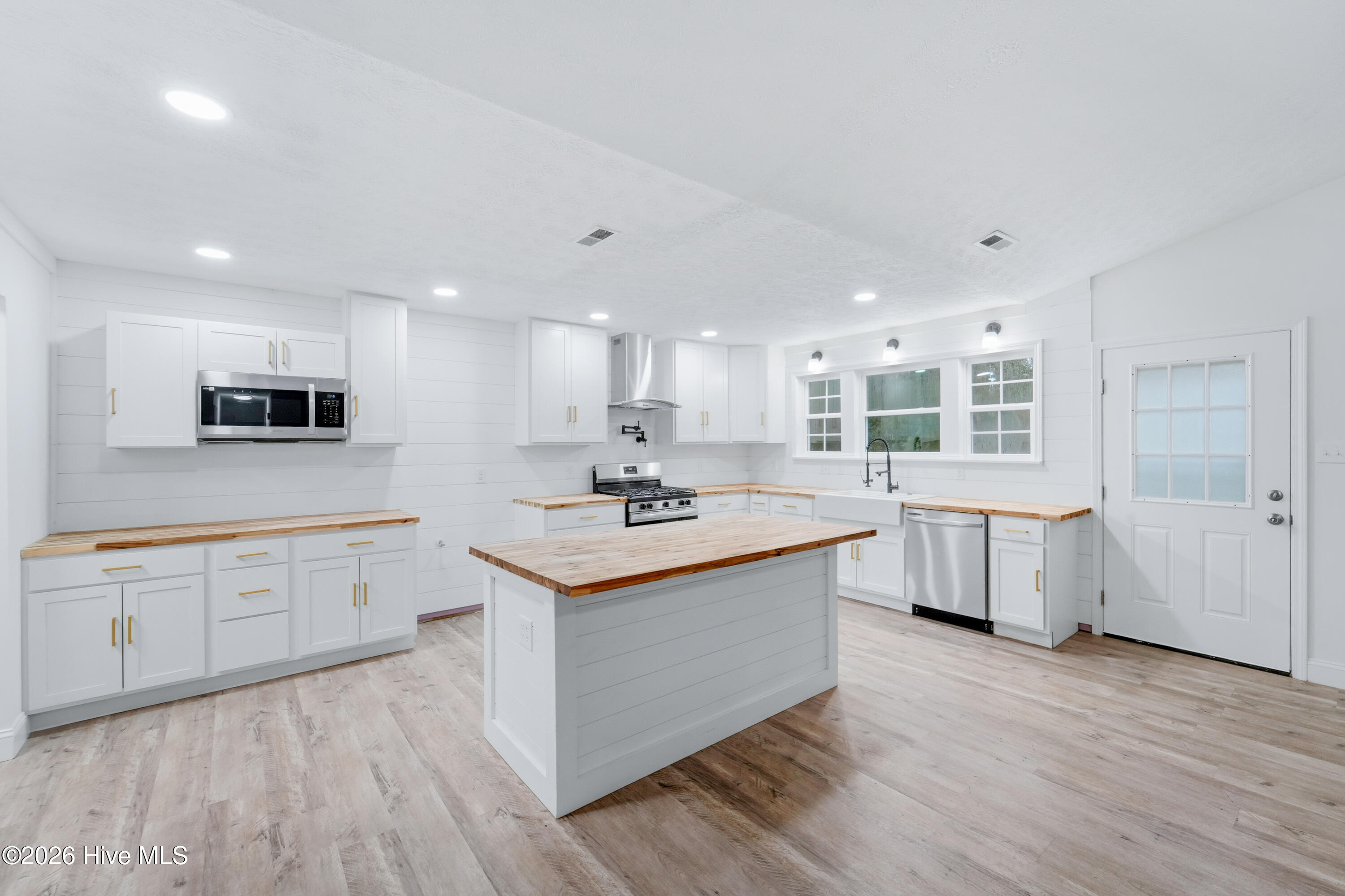 108 Jacqueline Drive Property Photo 10