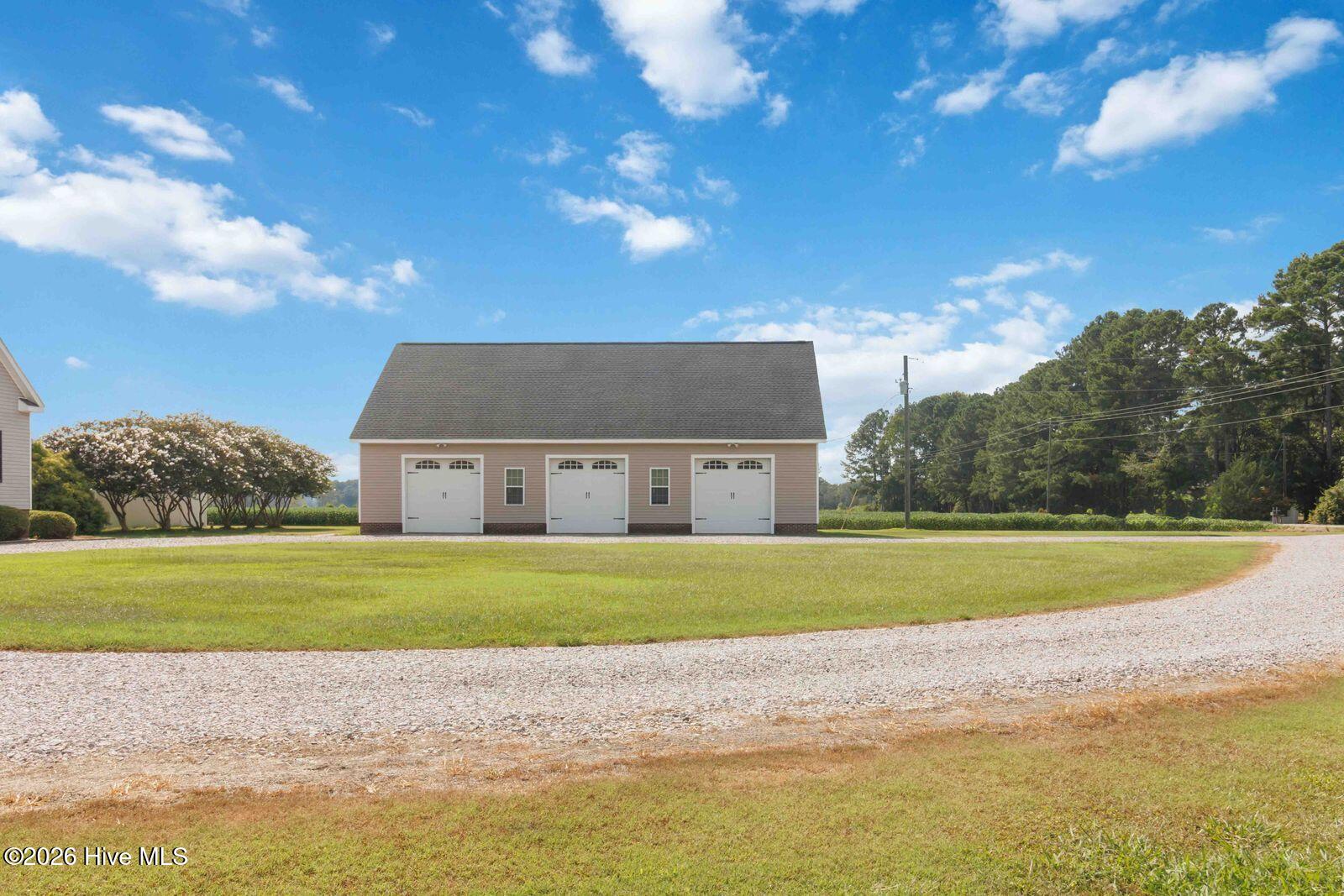 4424 Yank Road Property Photo 4
