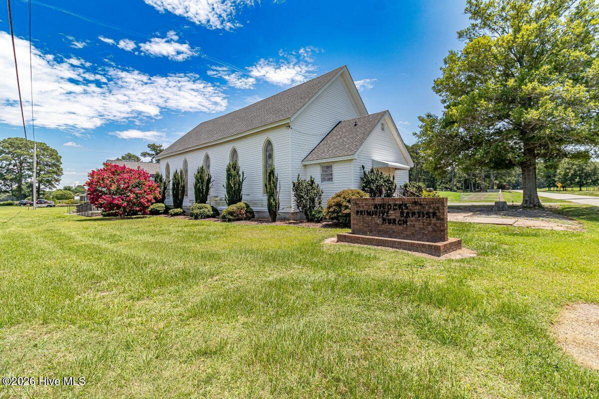 1764 Black Creek Road E Property Photo 1