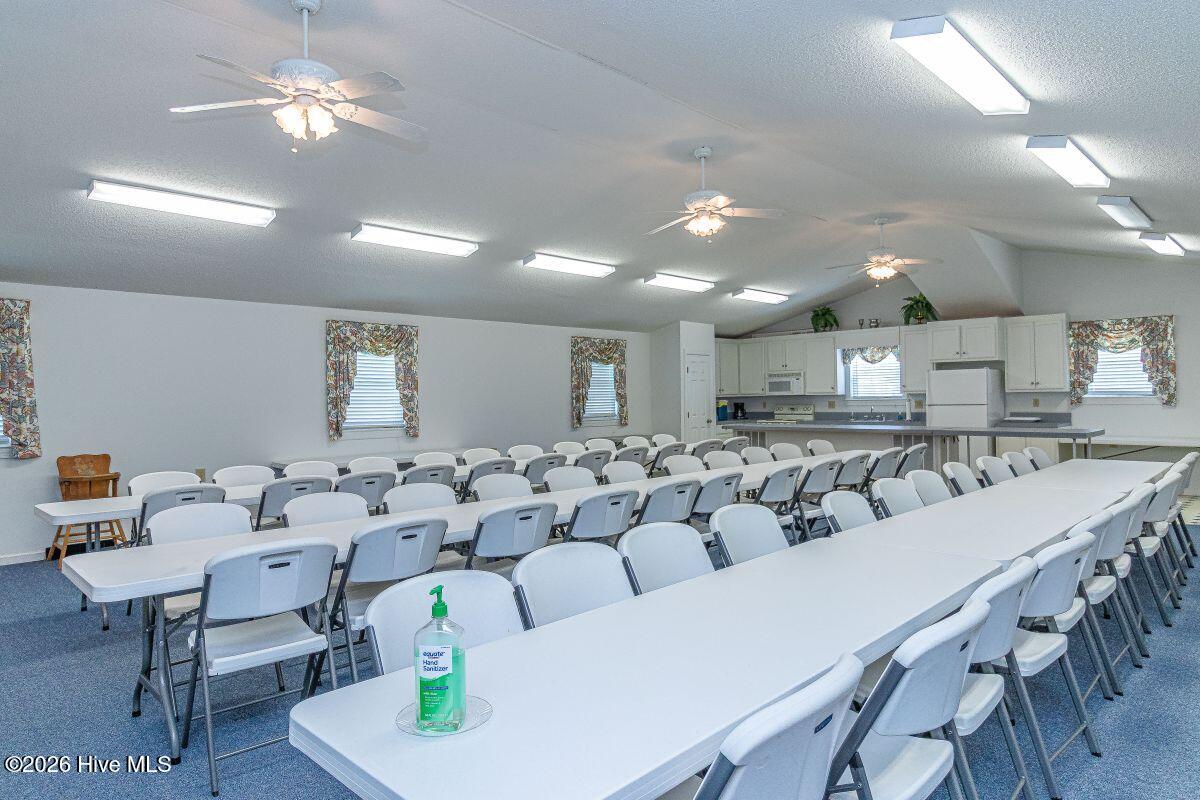 1764 Black Creek Road E Property Photo 21