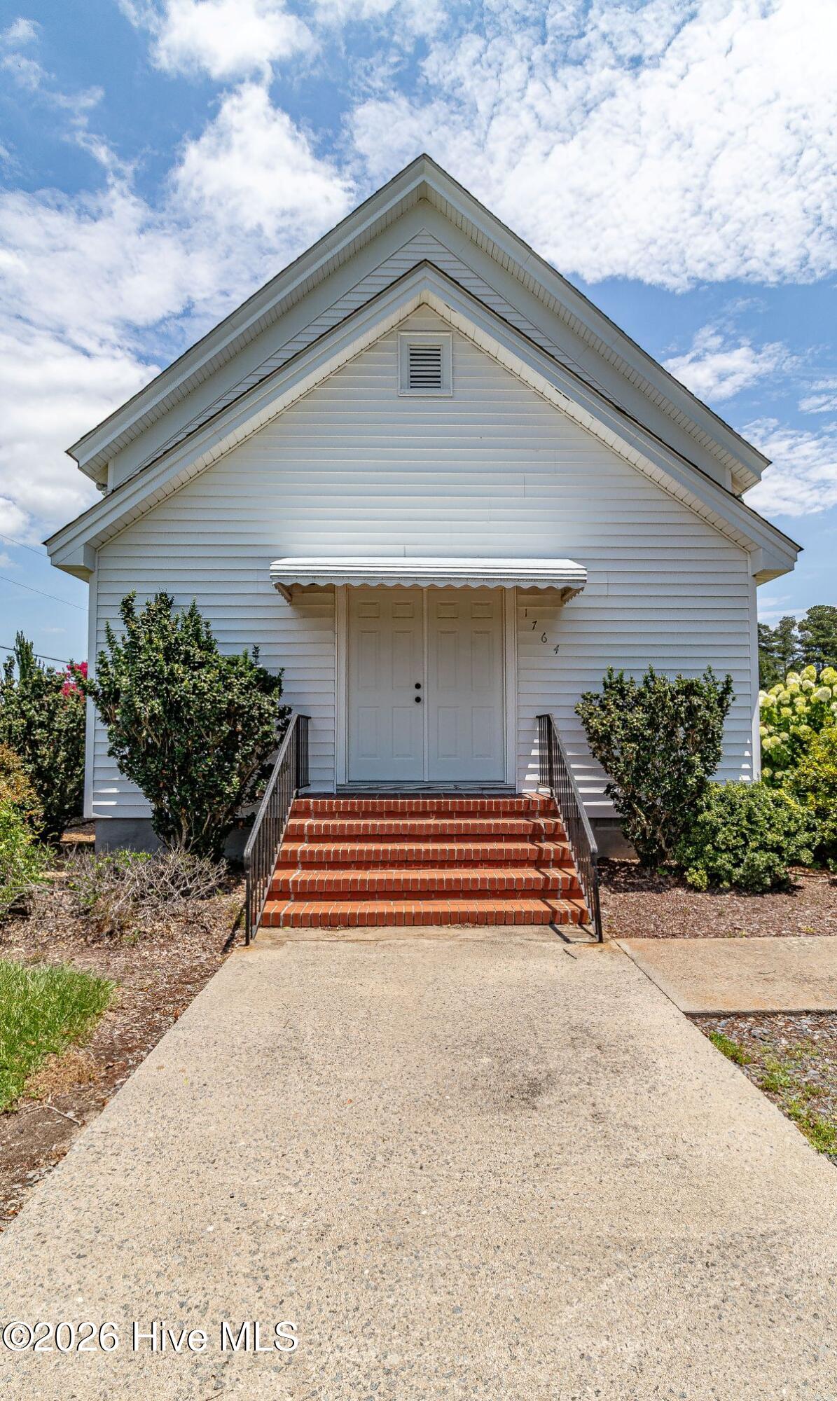 1764 Black Creek Road E Property Photo 30